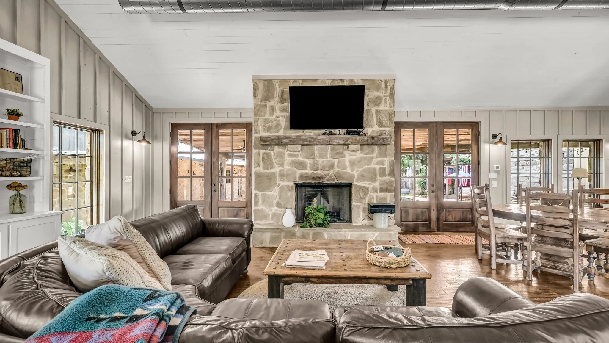 Single Family Residence For Sale in Parker County , 1060 Young Bend Road, Brock, Texas 76087, 3 Bedroom, 2 Bathroom, Garage spaces, 1,984 Sqft, built in 1999, mls#21290420, Real Estate Agent in Brock, Homes For Sale in Parker county, Homes For Sale in Brock, Realtor in Brock Texas, Real Estate Brokerage Independent Realty Texas, Luminita Cordes Realtor