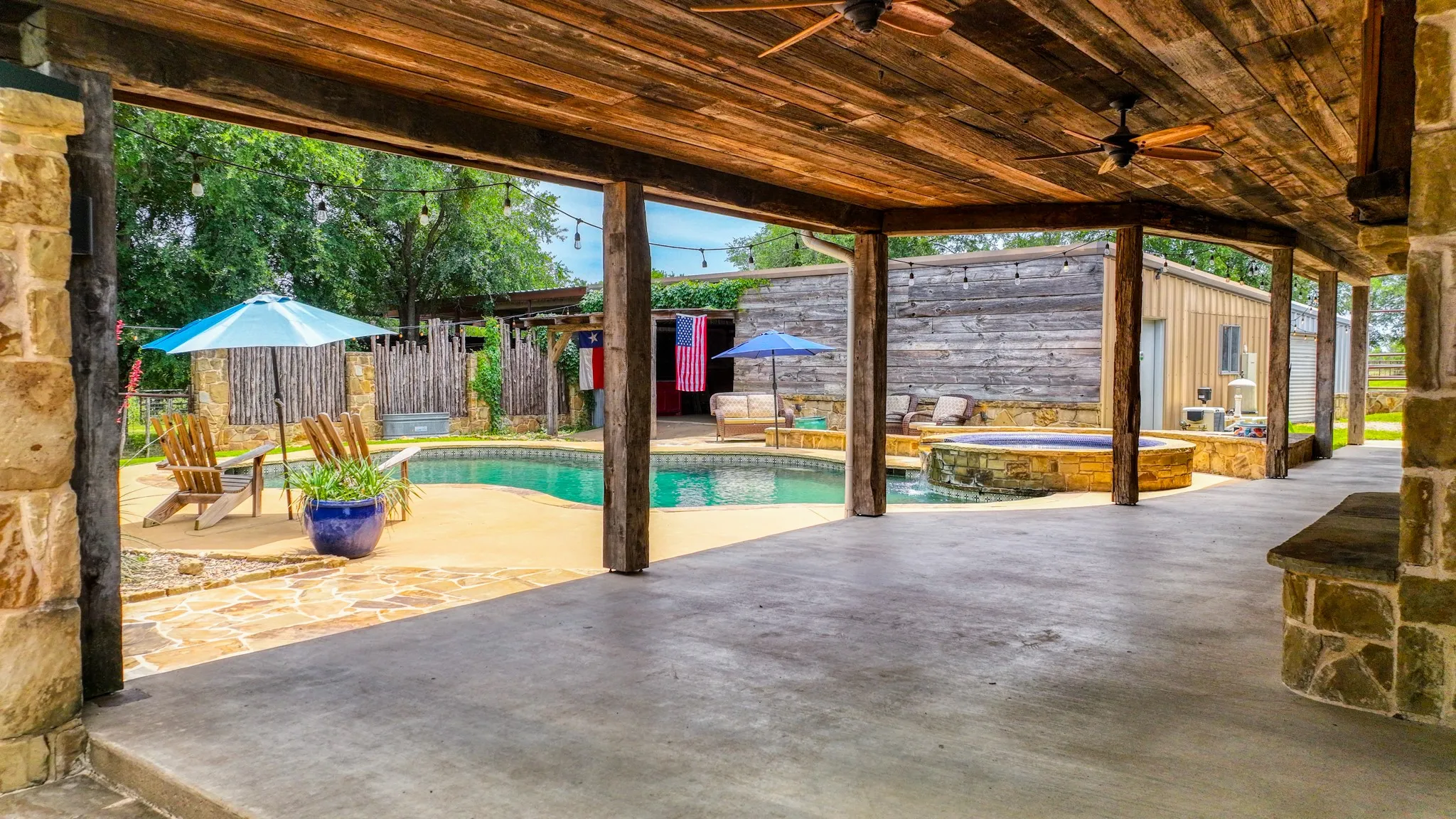 Single Family Residence For Sale in Parker County , 1060 Young Bend Road, Brock, Texas 76087, 3 Bedroom, 2 Bathroom, Garage spaces, 1,984 Sqft, built in 1999, mls#21290420, Real Estate Agent in Brock, Homes For Sale in Parker county, Homes For Sale in Brock, Realtor in Brock Texas, Real Estate Brokerage Independent Realty Texas, Luminita Cordes Realtor