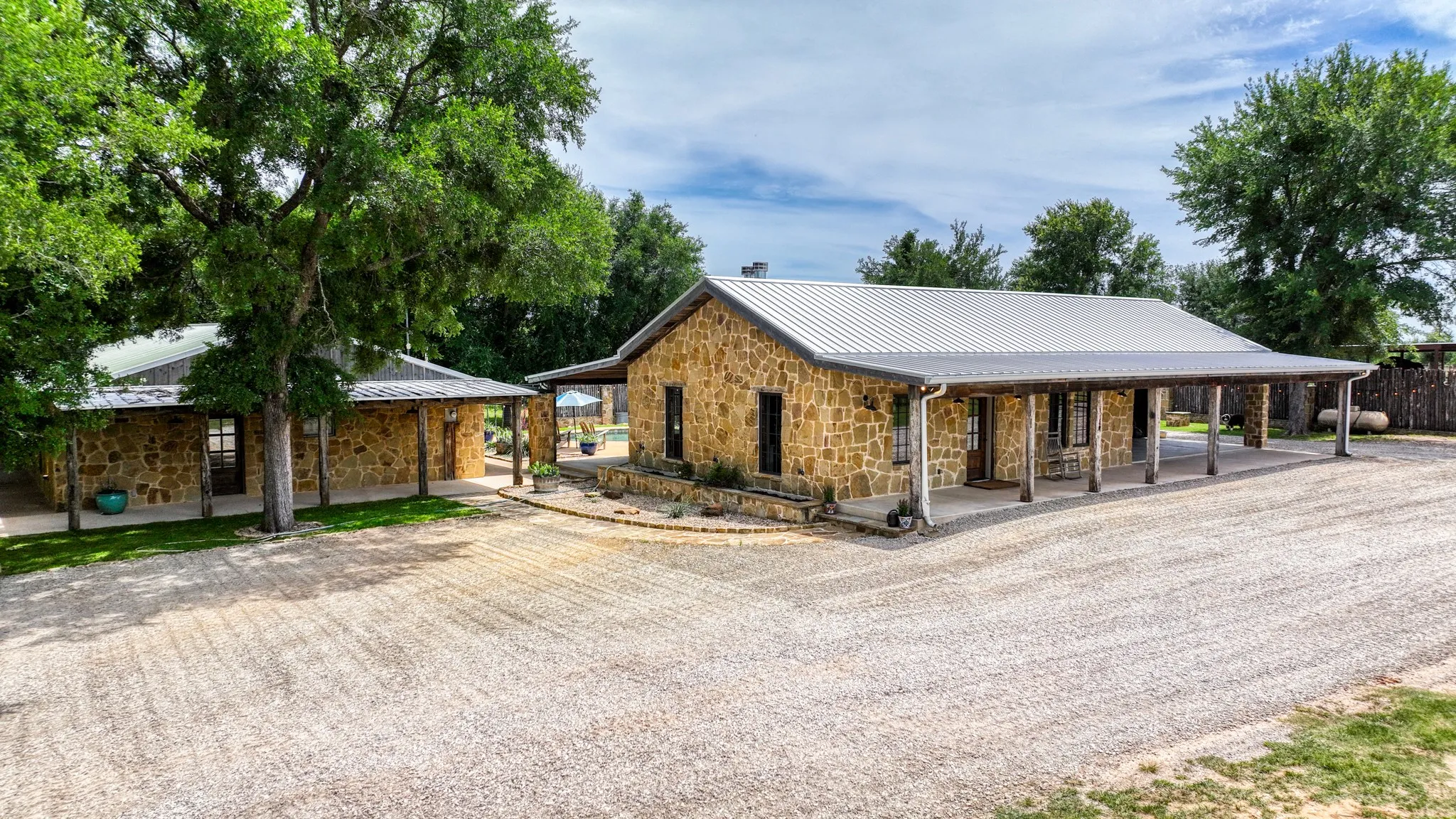Single Family Residence For Sale in Parker County , 1060 Young Bend Road, Brock, Texas 76087, 3 Bedroom, 2 Bathroom, Garage spaces, 1,984 Sqft, built in 1999, mls#21290420, Real Estate Agent in Brock, Homes For Sale in Parker county, Homes For Sale in Brock, Realtor in Brock Texas, Real Estate Brokerage Independent Realty Texas, Luminita Cordes Realtor