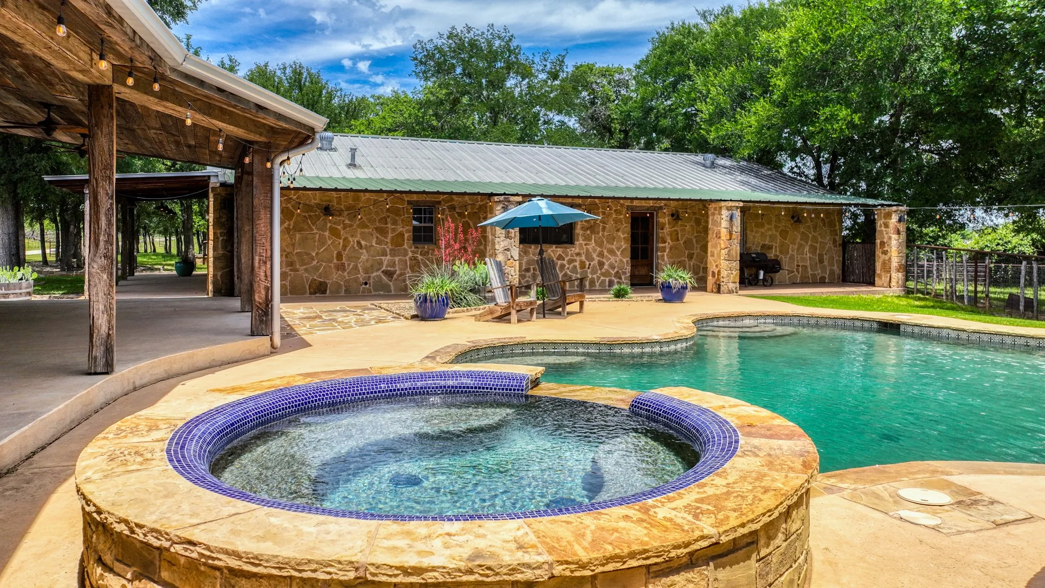 Single Family Residence For Sale in Parker County , 1060 Young Bend Road, Brock, Texas 76087, 3 Bedroom, 2 Bathroom, Garage spaces, 1,984 Sqft, built in 1999, mls#21290420, Real Estate Agent in Brock, Homes For Sale in Parker county, Homes For Sale in Brock, Realtor in Brock Texas, Real Estate Brokerage Independent Realty Texas, Luminita Cordes Realtor