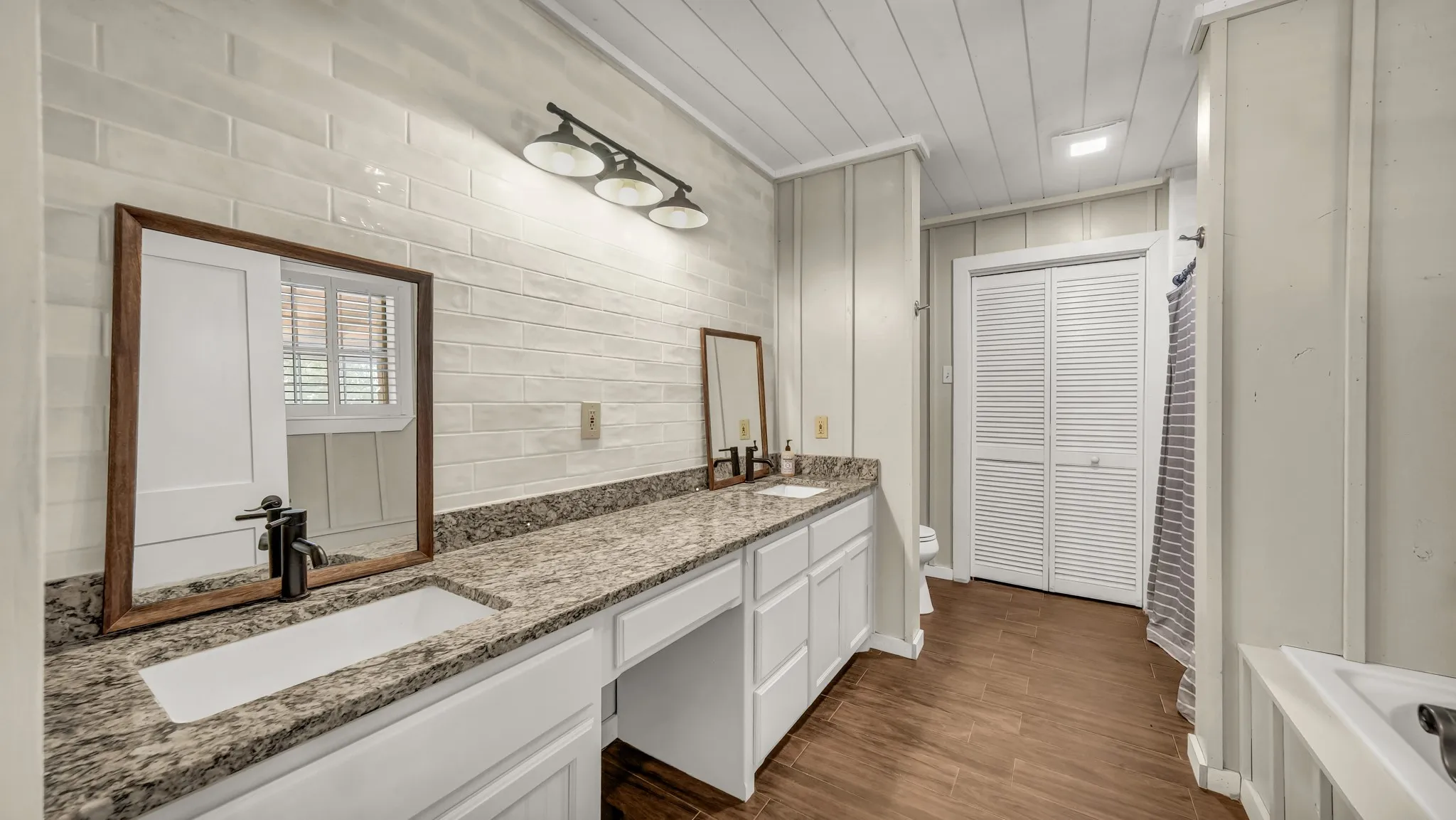 Single Family Residence For Sale in Parker County , 1060 Young Bend Road, Brock, Texas 76087, 3 Bedroom, 2 Bathroom, Garage spaces, 1,984 Sqft, built in 1999, mls#21290420, Real Estate Agent in Brock, Homes For Sale in Parker county, Homes For Sale in Brock, Realtor in Brock Texas, Real Estate Brokerage Independent Realty Texas, Luminita Cordes Realtor