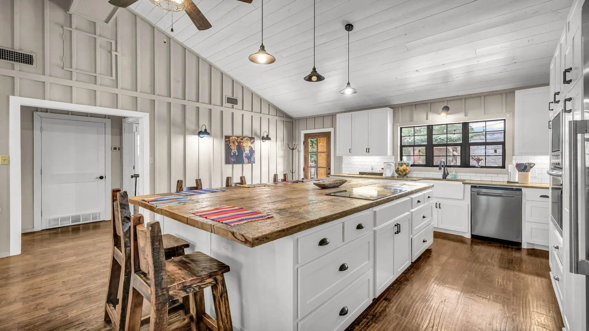 Single Family Residence For Sale in Parker County , 1060 Young Bend Road, Brock, Texas 76087, 3 Bedroom, 2 Bathroom, Garage spaces, 1,984 Sqft, built in 1999, mls#21290420, Real Estate Agent in Brock, Homes For Sale in Parker county, Homes For Sale in Brock, Realtor in Brock Texas, Real Estate Brokerage Independent Realty Texas, Luminita Cordes Realtor