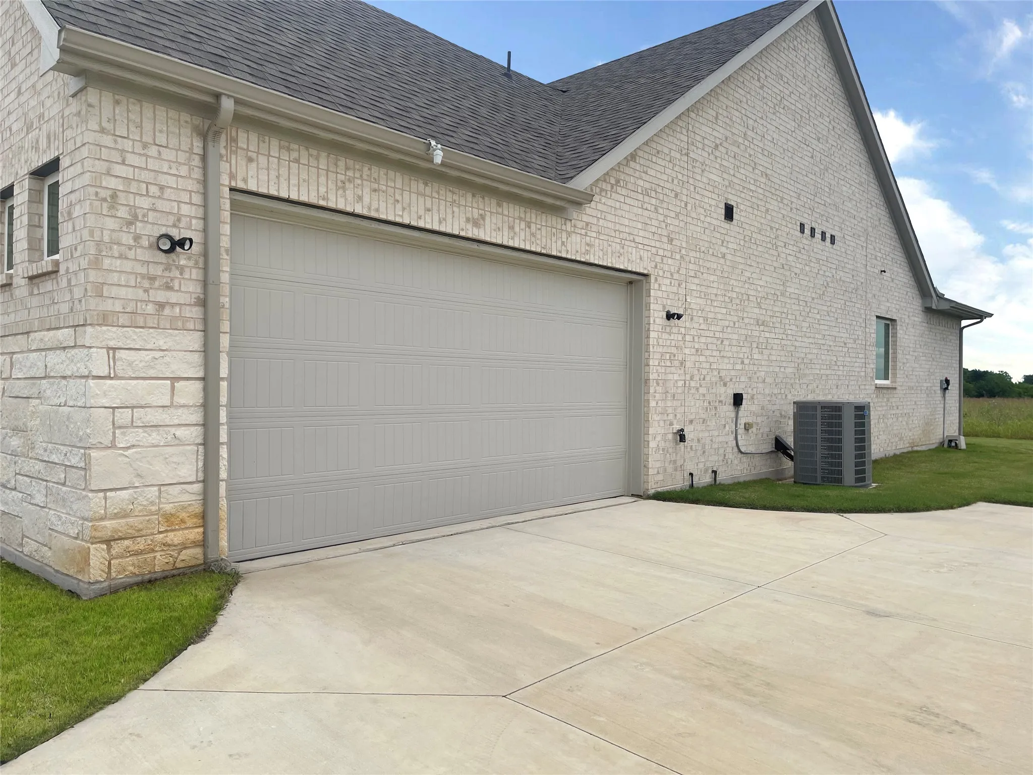 Single Family Residence For Sale in Ellis County , 2151 Langston Road, Waxahachie, Texas 75167, 4 Bedroom, 3 Bathroom, 2 Garage spaces, 2,404 Sqft, built in 2024, mls#21290980, Real Estate Agent in Waxahachie, Homes For Sale in Ellis county, Homes For Sale in Waxahachie, Realtor in Waxahachie Texas, Real Estate Brokerage Independent Realty Texas, Luminita Cordes Realtor