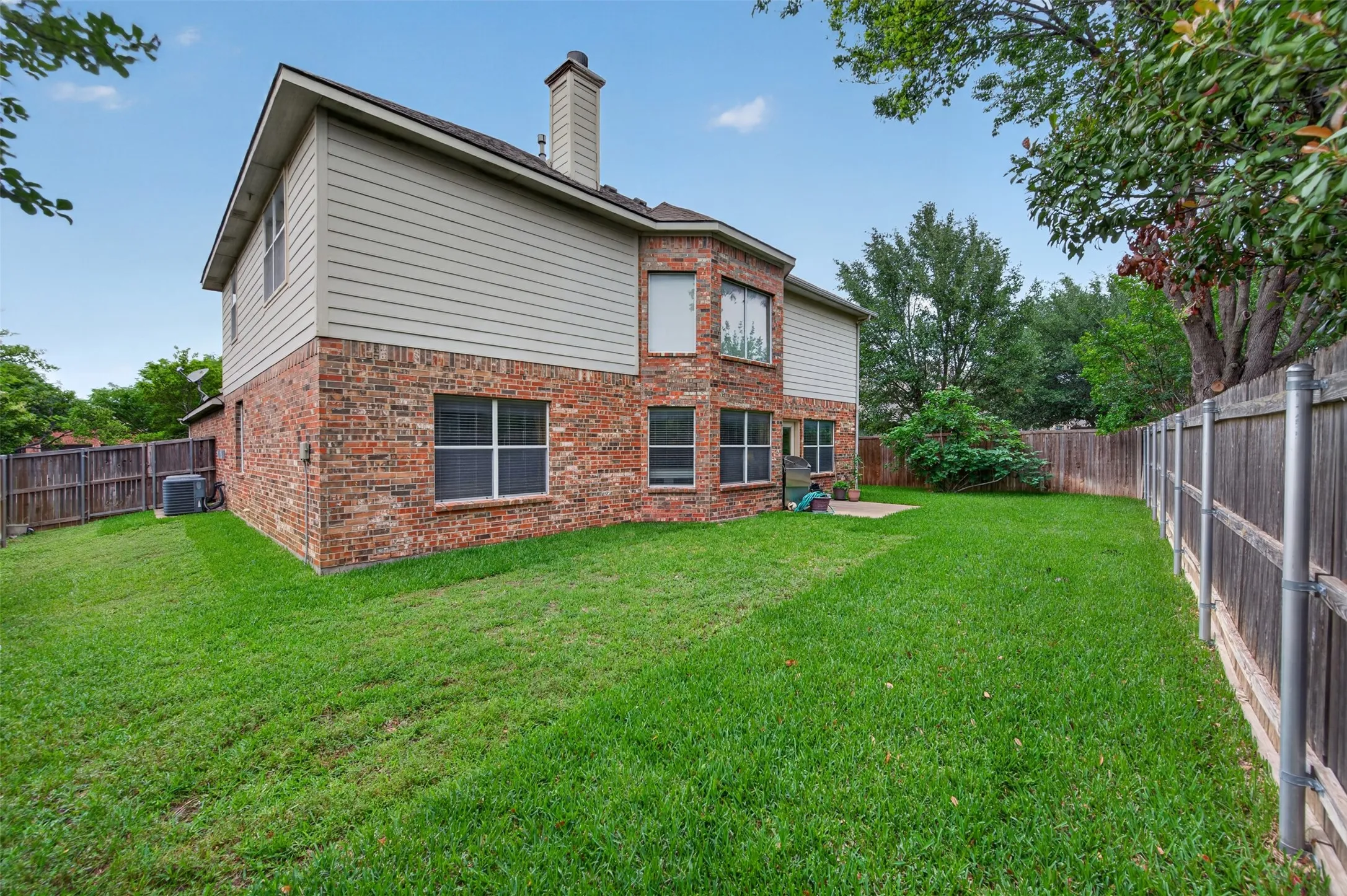 Single Family Residence For Sale in Tarrant County , 4845 Bellflower Way, Fort Worth, Texas 76123, 4 Bedroom, 3 Bathroom, 3 Garage spaces, 2,848 Sqft, built in 2004, Price $389,900, mls#21257645, Real Estate Agent in Fort Worth, Homes For Sale in Tarrant county, Homes For Sale in Fort Worth, Realtor in Fort Worth Texas, Real Estate Brokerage Independent Realty Texas, Luminita Cordes Realtor