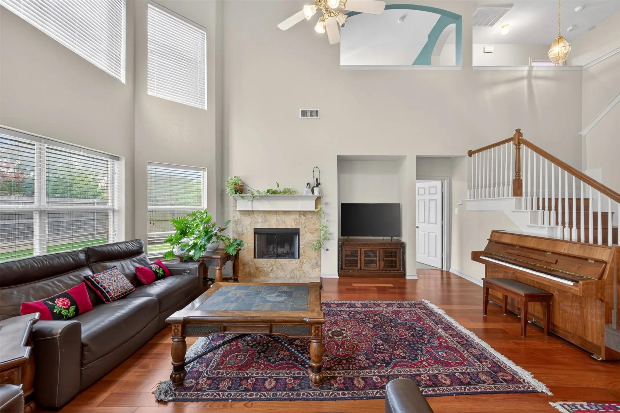 Single Family Residence For Sale in Tarrant County , 4845 Bellflower Way, Fort Worth, Texas 76123, 4 Bedroom, 3 Bathroom, 3 Garage spaces, 2,848 Sqft, built in 2004, Price $389,900, mls#21257645, Real Estate Agent in Fort Worth, Homes For Sale in Tarrant county, Homes For Sale in Fort Worth, Realtor in Fort Worth Texas, Real Estate Brokerage Independent Realty Texas, Luminita Cordes Realtor