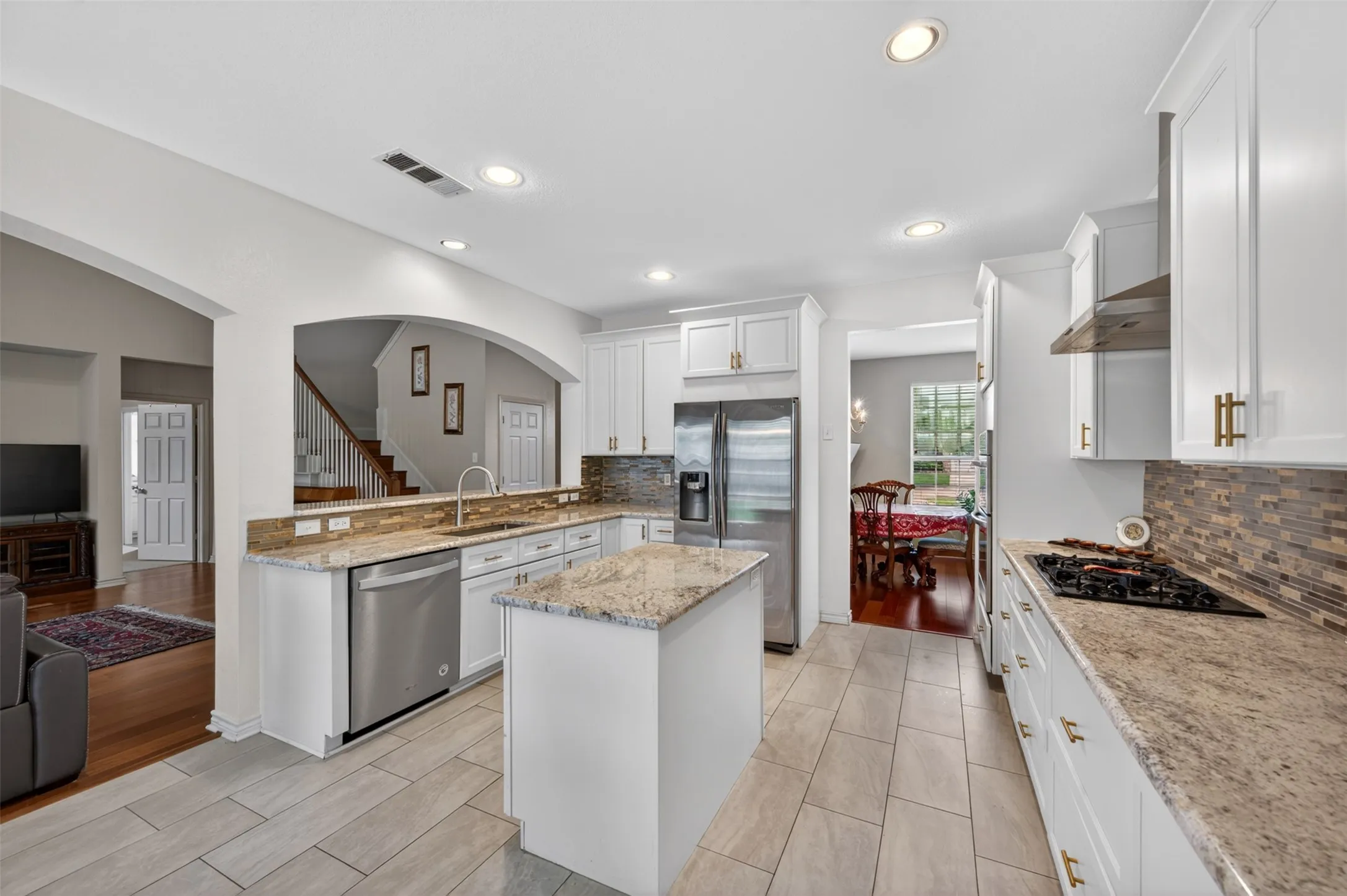 Single Family Residence For Sale in Tarrant County , 4845 Bellflower Way, Fort Worth, Texas 76123, 4 Bedroom, 3 Bathroom, 3 Garage spaces, 2,848 Sqft, built in 2004, Price $389,900, mls#21257645, Real Estate Agent in Fort Worth, Homes For Sale in Tarrant county, Homes For Sale in Fort Worth, Realtor in Fort Worth Texas, Real Estate Brokerage Independent Realty Texas, Luminita Cordes Realtor