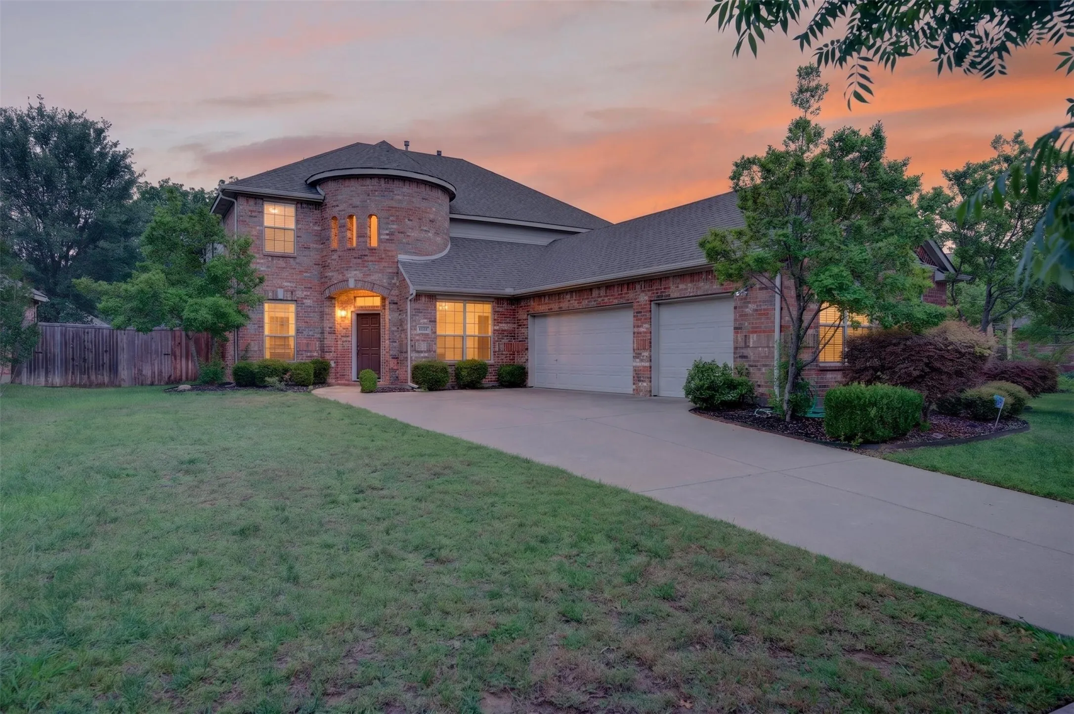 Single Family Residence For Sale in Tarrant County , 4845 Bellflower Way, Fort Worth, Texas 76123, 4 Bedroom, 3 Bathroom, 3 Garage spaces, 2,848 Sqft, built in 2004, Price $389,900, mls#21257645, Real Estate Agent in Fort Worth, Homes For Sale in Tarrant county, Homes For Sale in Fort Worth, Realtor in Fort Worth Texas, Real Estate Brokerage Independent Realty Texas, Luminita Cordes Realtor