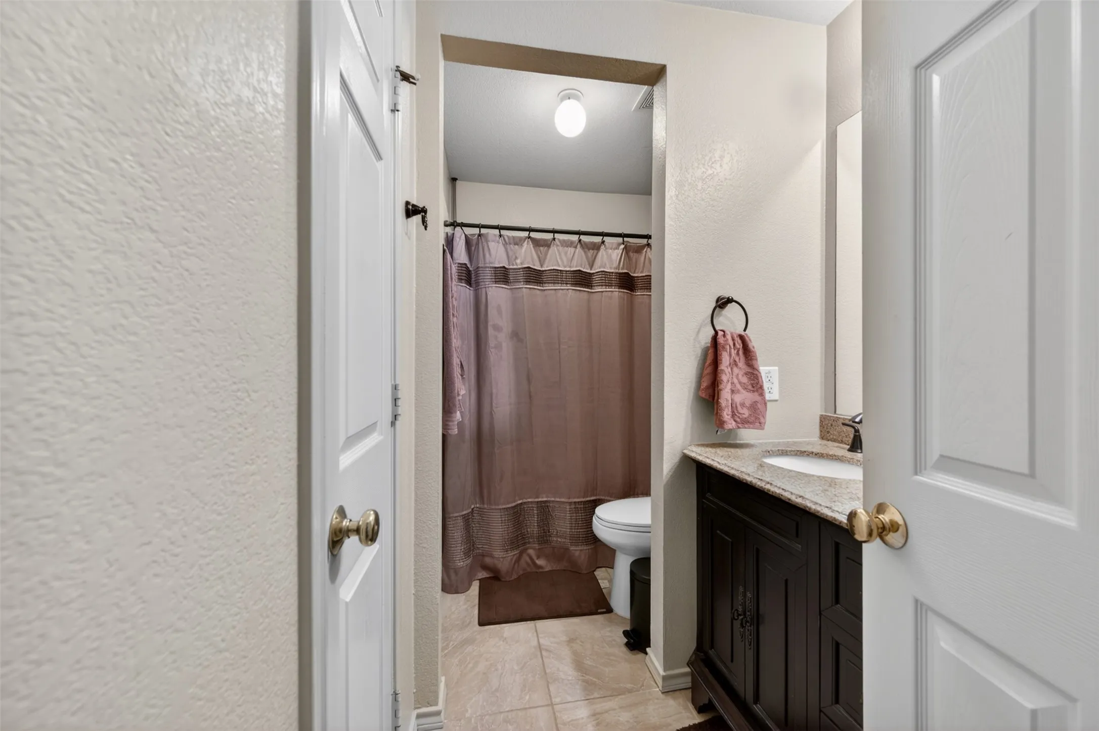 Single Family Residence For Sale in Tarrant County , 4845 Bellflower Way, Fort Worth, Texas 76123, 4 Bedroom, 3 Bathroom, 3 Garage spaces, 2,848 Sqft, built in 2004, Price $389,900, mls#21257645, Real Estate Agent in Fort Worth, Homes For Sale in Tarrant county, Homes For Sale in Fort Worth, Realtor in Fort Worth Texas, Real Estate Brokerage Independent Realty Texas, Luminita Cordes Realtor