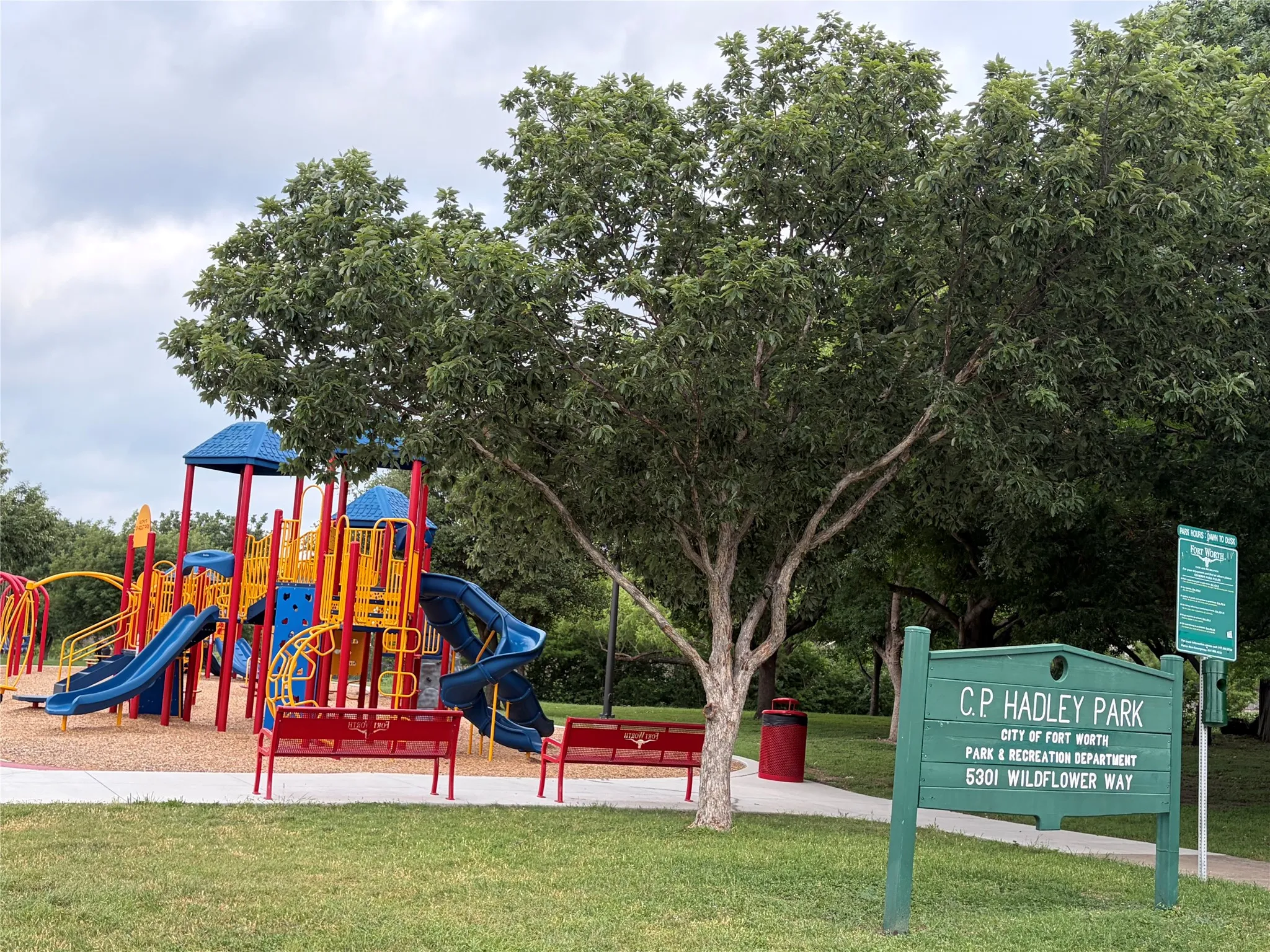 Single Family Residence For Sale in Tarrant County , 4845 Bellflower Way, Fort Worth, Texas 76123, 4 Bedroom, 3 Bathroom, 3 Garage spaces, 2,848 Sqft, built in 2004, Price $389,900, mls#21257645, Real Estate Agent in Fort Worth, Homes For Sale in Tarrant county, Homes For Sale in Fort Worth, Realtor in Fort Worth Texas, Real Estate Brokerage Independent Realty Texas, Luminita Cordes Realtor