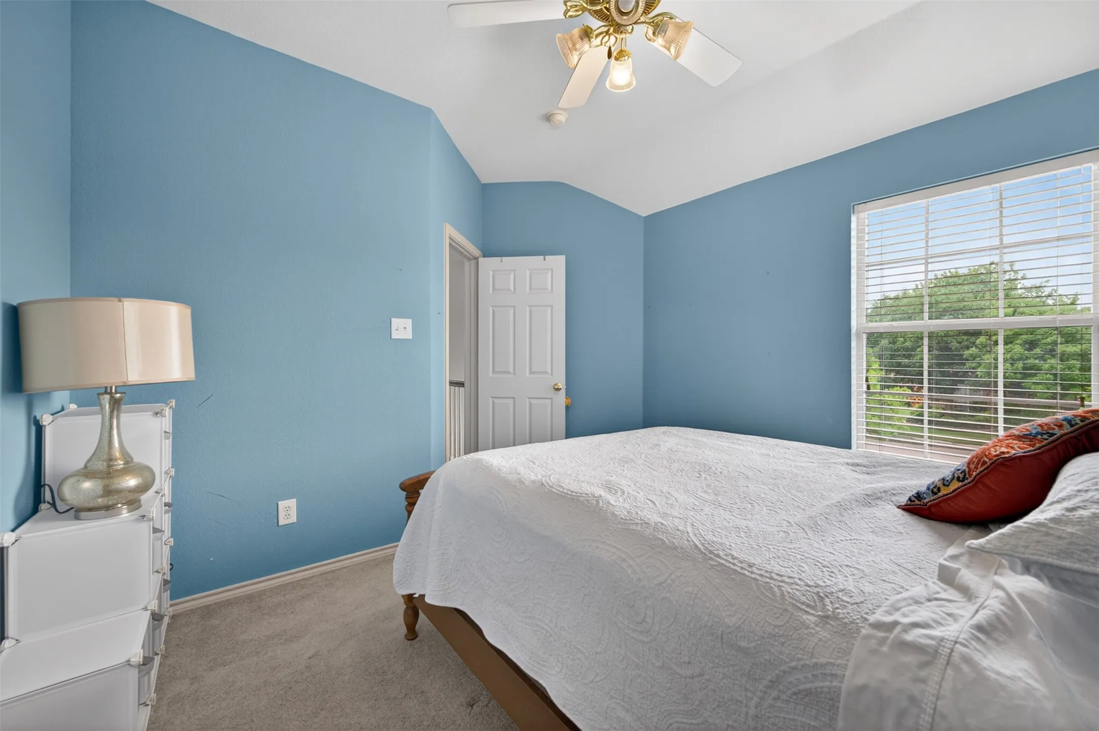 Single Family Residence For Sale in Tarrant County , 4845 Bellflower Way, Fort Worth, Texas 76123, 4 Bedroom, 3 Bathroom, 3 Garage spaces, 2,848 Sqft, built in 2004, Price $389,900, mls#21257645, Real Estate Agent in Fort Worth, Homes For Sale in Tarrant county, Homes For Sale in Fort Worth, Realtor in Fort Worth Texas, Real Estate Brokerage Independent Realty Texas, Luminita Cordes Realtor