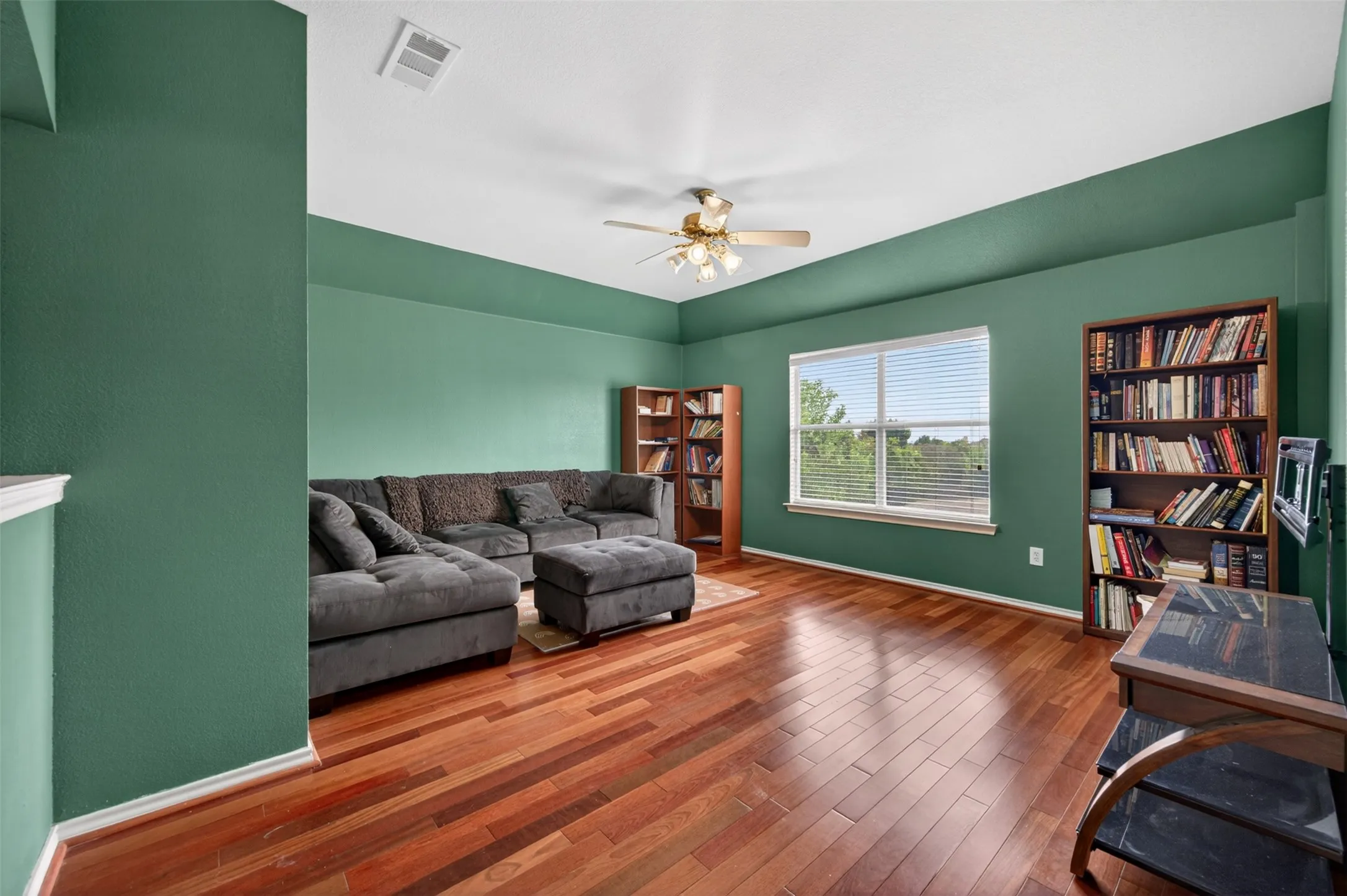Single Family Residence For Sale in Tarrant County , 4845 Bellflower Way, Fort Worth, Texas 76123, 4 Bedroom, 3 Bathroom, 3 Garage spaces, 2,848 Sqft, built in 2004, Price $389,900, mls#21257645, Real Estate Agent in Fort Worth, Homes For Sale in Tarrant county, Homes For Sale in Fort Worth, Realtor in Fort Worth Texas, Real Estate Brokerage Independent Realty Texas, Luminita Cordes Realtor