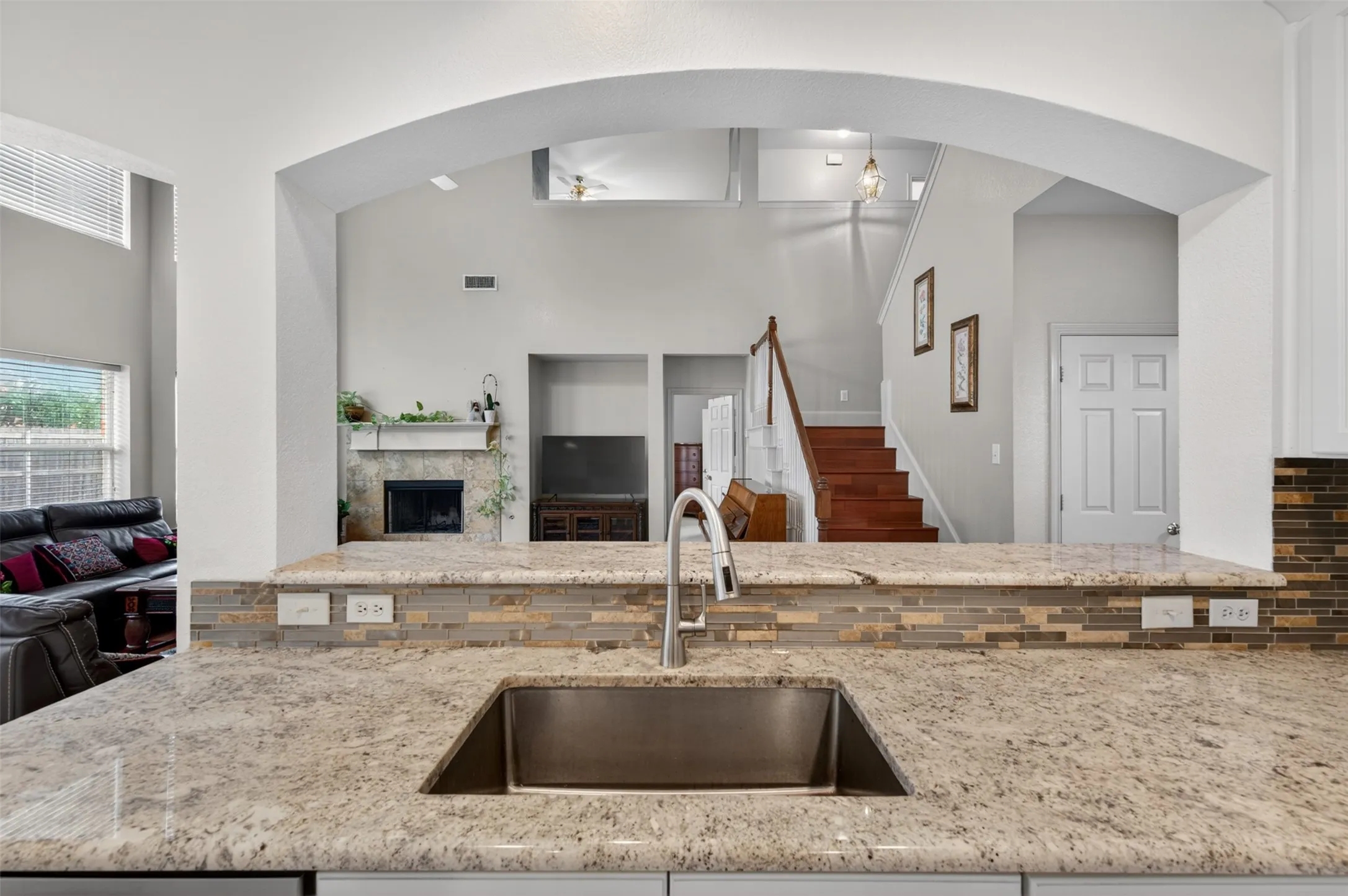 Single Family Residence For Sale in Tarrant County , 4845 Bellflower Way, Fort Worth, Texas 76123, 4 Bedroom, 3 Bathroom, 3 Garage spaces, 2,848 Sqft, built in 2004, Price $389,900, mls#21257645, Real Estate Agent in Fort Worth, Homes For Sale in Tarrant county, Homes For Sale in Fort Worth, Realtor in Fort Worth Texas, Real Estate Brokerage Independent Realty Texas, Luminita Cordes Realtor