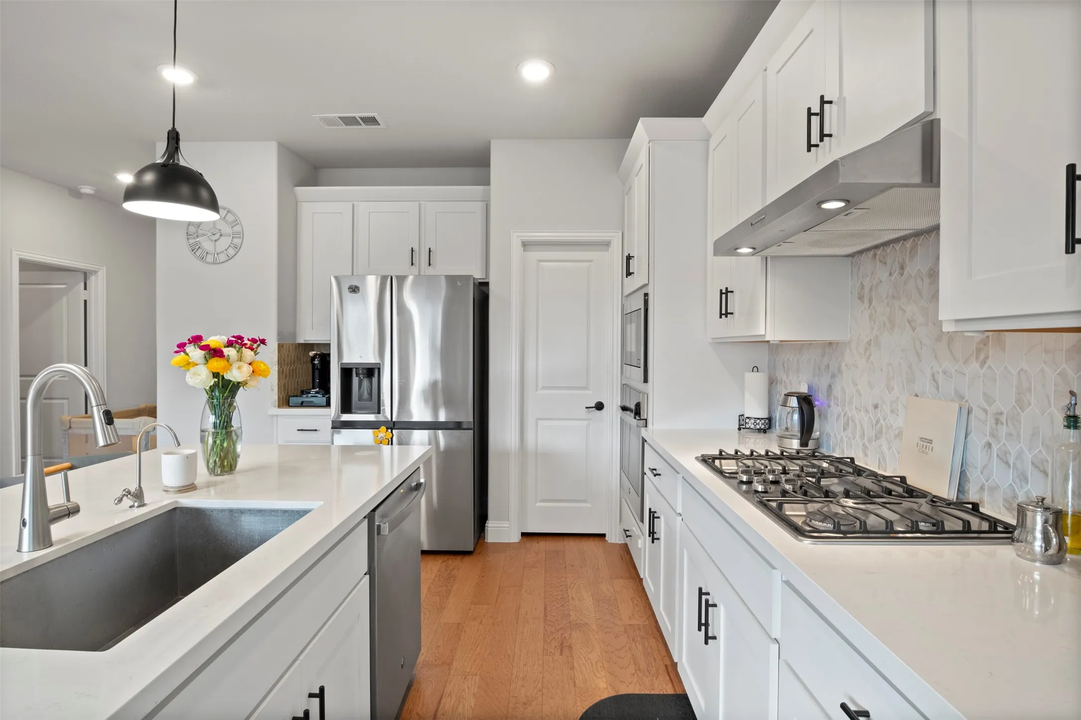 Single Family Residence For Rent in Collin County , 3316 Ashlar Court, Melissa, Texas 75454, 3 Bedroom, 2 Bathroom, 2 Garage spaces, 1,704 Sqft, built in 2022, mls#21287484, Real Estate Agent in Melissa, Homes For Rent in Collin county, Homes For Rent in Melissa, Realtor in Melissa Texas, Real Estate Brokerage Independent Realty Texas, Luminita Cordes Realtor