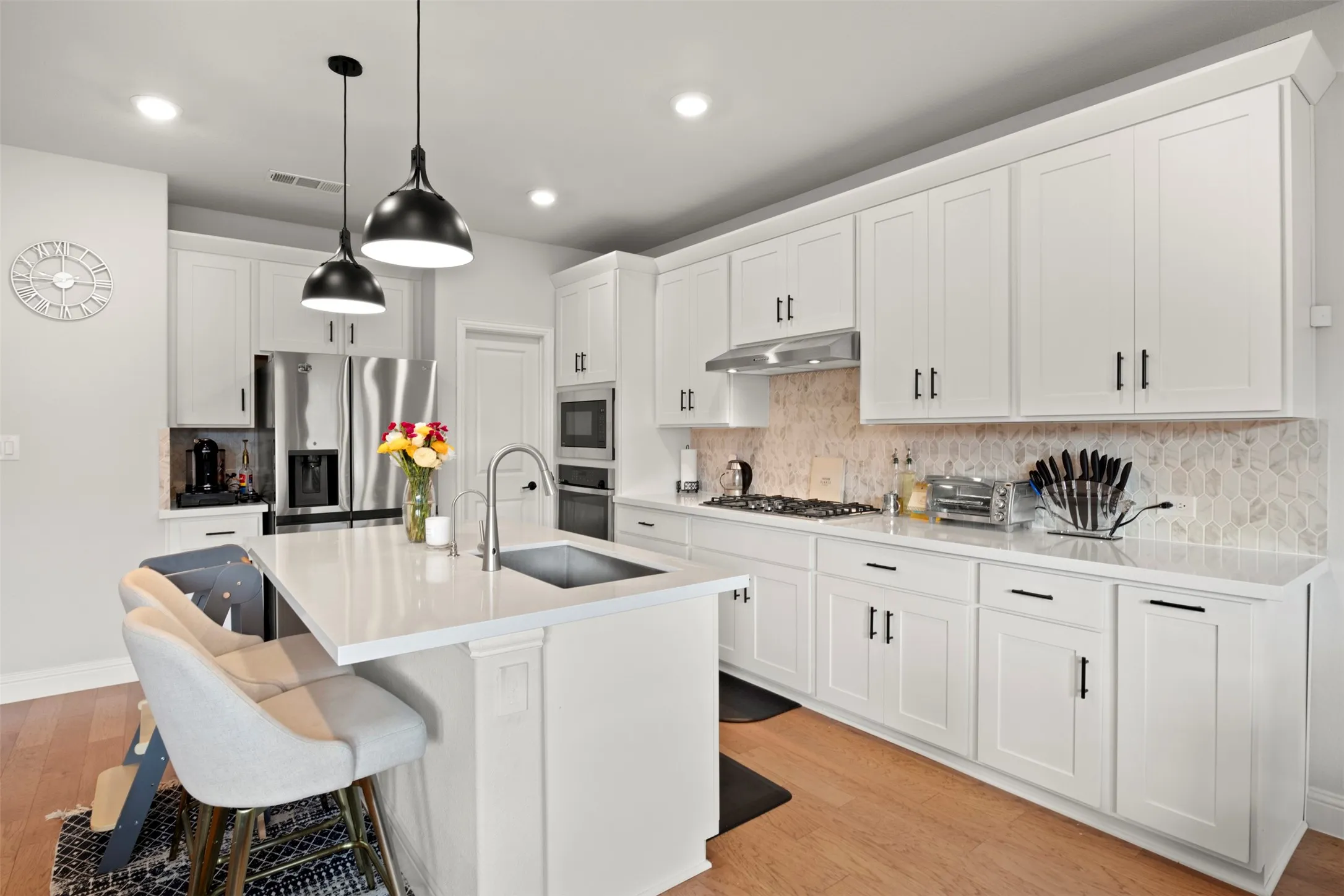 Single Family Residence For Rent in Collin County , 3316 Ashlar Court, Melissa, Texas 75454, 3 Bedroom, 2 Bathroom, 2 Garage spaces, 1,704 Sqft, built in 2022, mls#21287484, Real Estate Agent in Melissa, Homes For Rent in Collin county, Homes For Rent in Melissa, Realtor in Melissa Texas, Real Estate Brokerage Independent Realty Texas, Luminita Cordes Realtor