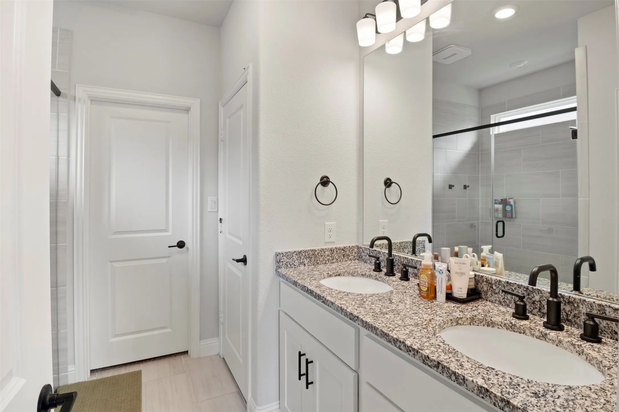 Single Family Residence For Rent in Collin County , 3316 Ashlar Court, Melissa, Texas 75454, 3 Bedroom, 2 Bathroom, 2 Garage spaces, 1,704 Sqft, built in 2022, mls#21287484, Real Estate Agent in Melissa, Homes For Rent in Collin county, Homes For Rent in Melissa, Realtor in Melissa Texas, Real Estate Brokerage Independent Realty Texas, Luminita Cordes Realtor