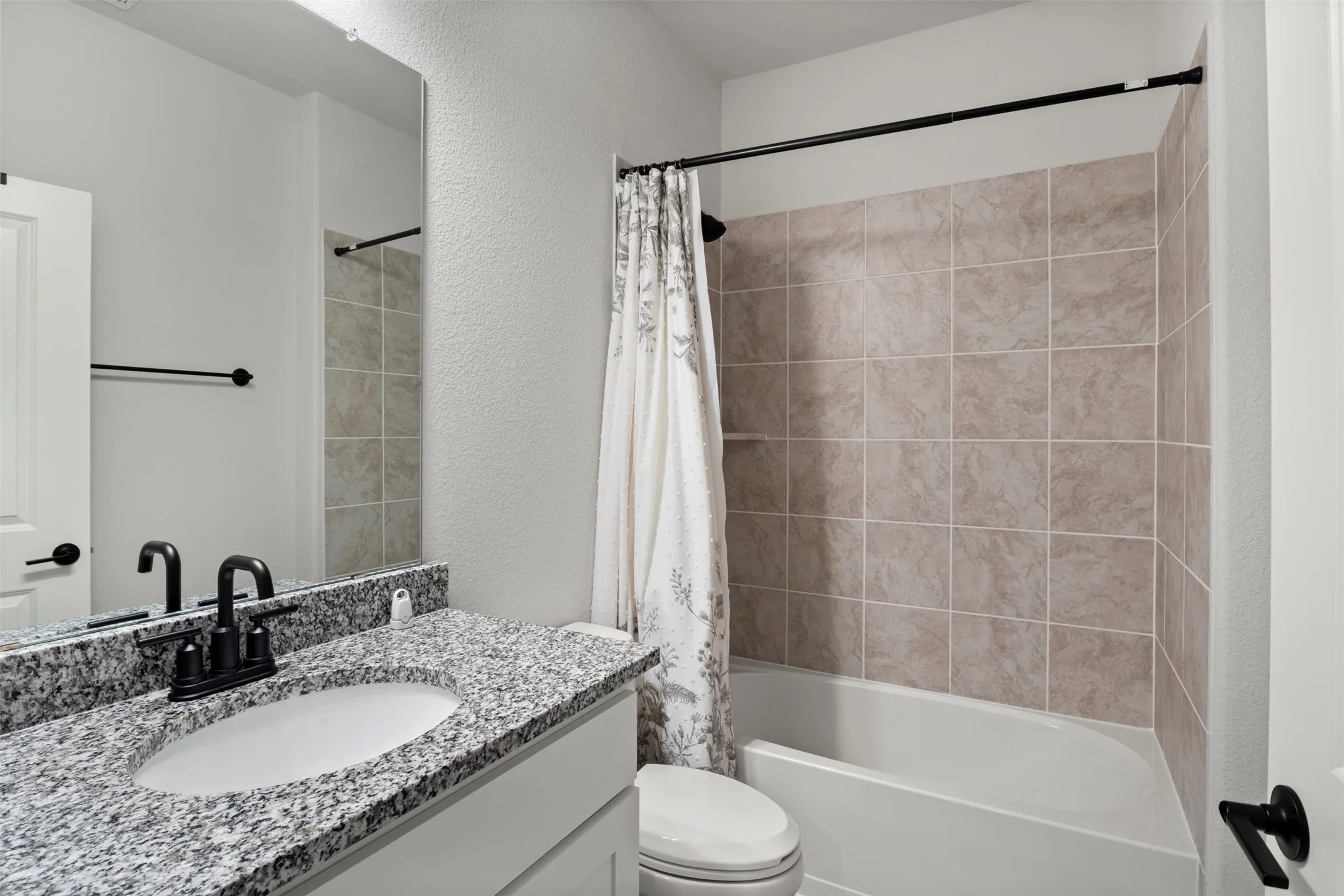 Single Family Residence For Rent in Collin County , 3316 Ashlar Court, Melissa, Texas 75454, 3 Bedroom, 2 Bathroom, 2 Garage spaces, 1,704 Sqft, built in 2022, mls#21287484, Real Estate Agent in Melissa, Homes For Rent in Collin county, Homes For Rent in Melissa, Realtor in Melissa Texas, Real Estate Brokerage Independent Realty Texas, Luminita Cordes Realtor