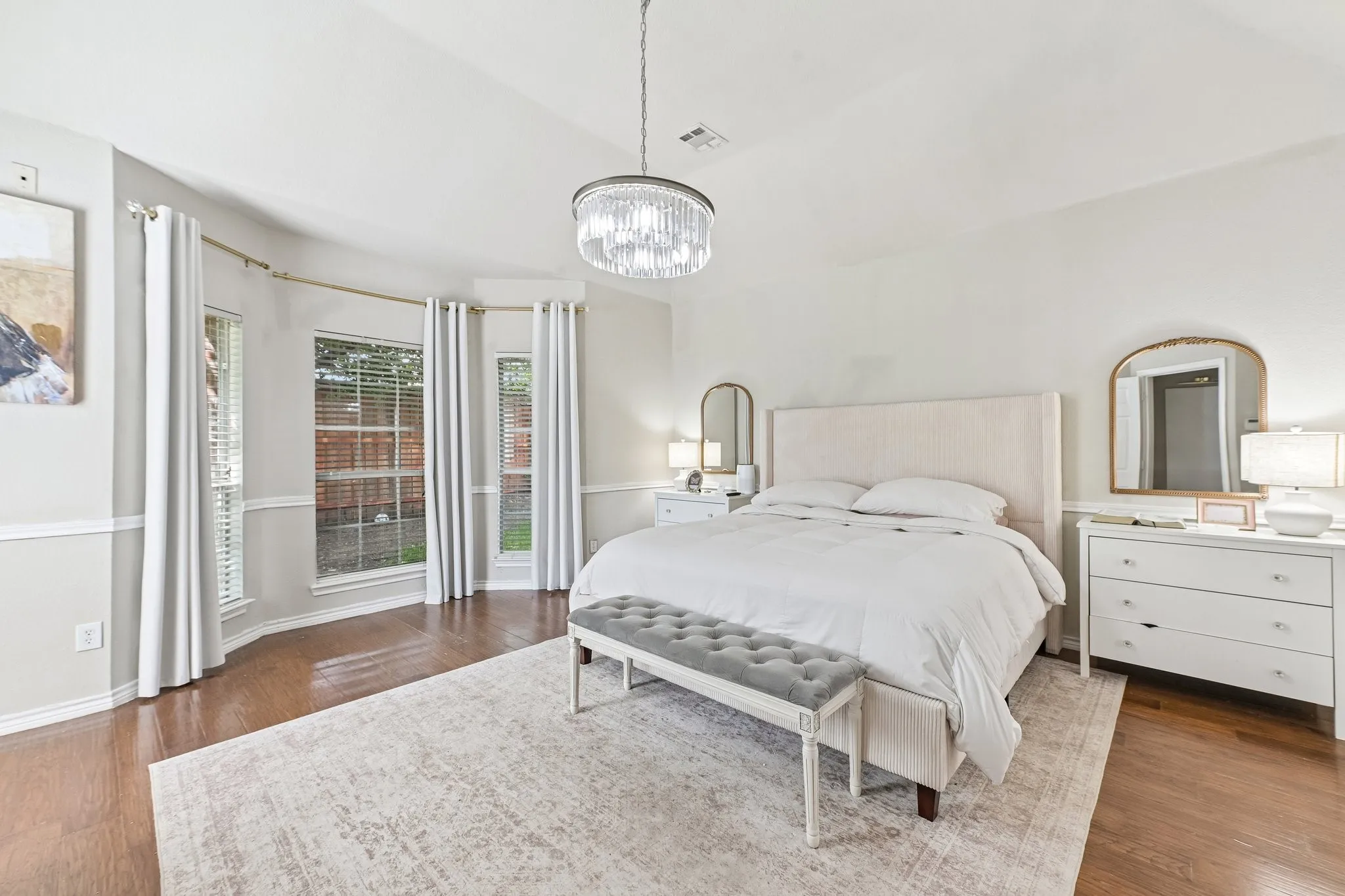 Single Family Residence For Sale in Tarrant County , 2825 Wales Court, Grand Prairie, Texas 75052, 5 Bedroom, 3 Bathroom, 2 Garage spaces, 2,778 Sqft, built in 2001, mls#21290393, Real Estate Agent in Grand Prairie, Homes For Sale in Tarrant county, Homes For Sale in Grand Prairie, Realtor in Grand Prairie Texas, Real Estate Brokerage Independent Realty Texas, Luminita Cordes Realtor