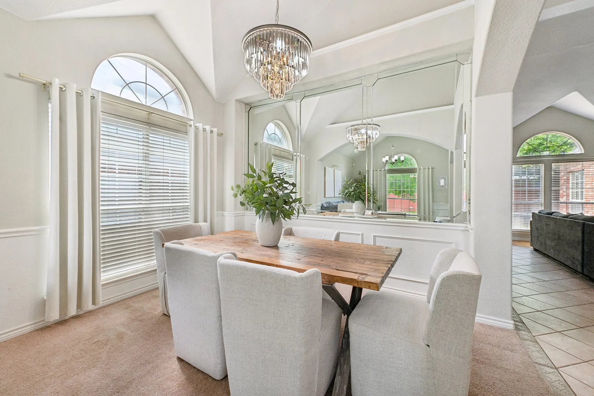 Single Family Residence For Sale in Tarrant County , 2825 Wales Court, Grand Prairie, Texas 75052, 5 Bedroom, 3 Bathroom, 2 Garage spaces, 2,778 Sqft, built in 2001, mls#21290393, Real Estate Agent in Grand Prairie, Homes For Sale in Tarrant county, Homes For Sale in Grand Prairie, Realtor in Grand Prairie Texas, Real Estate Brokerage Independent Realty Texas, Luminita Cordes Realtor