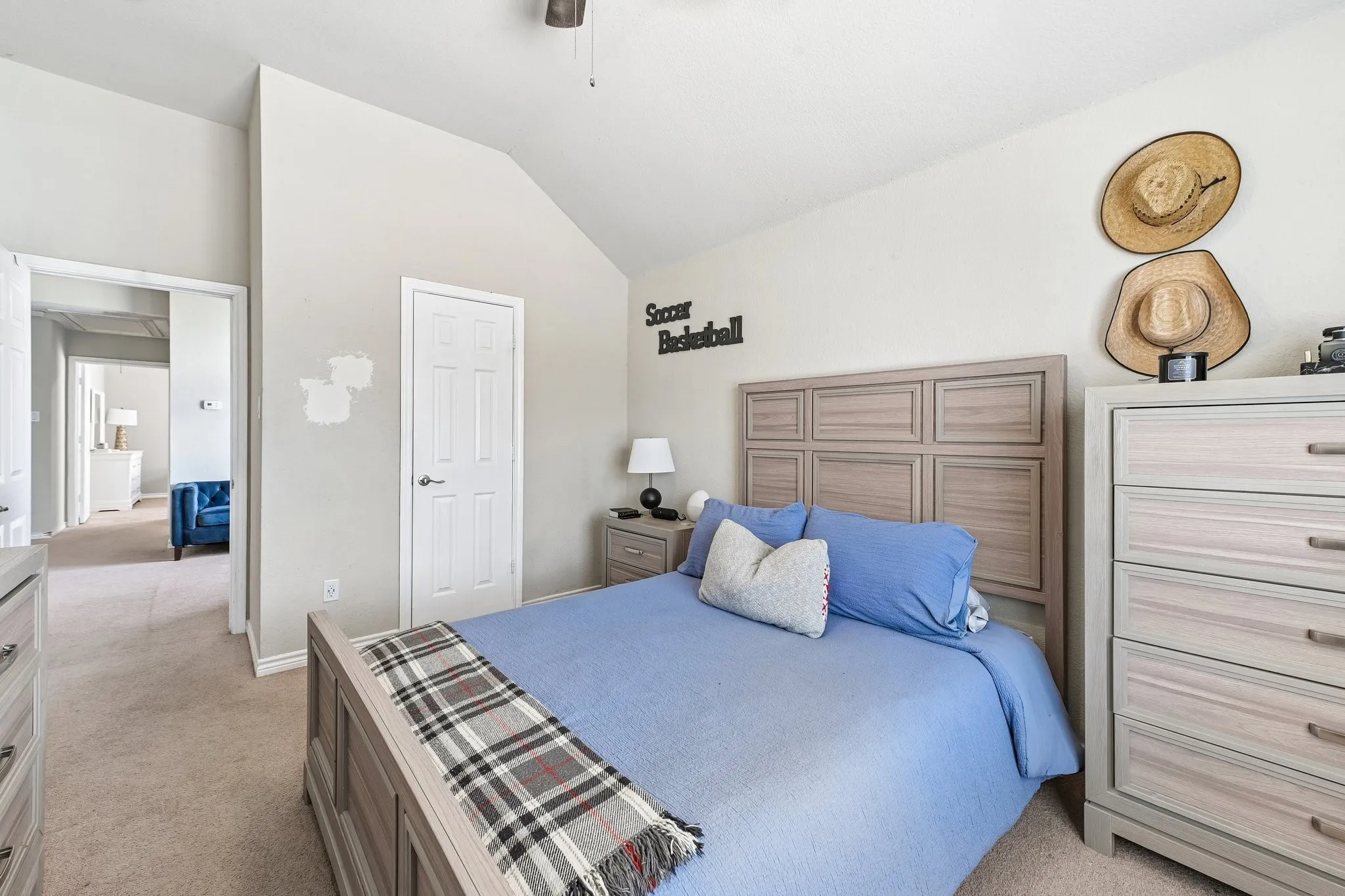 Single Family Residence For Sale in Tarrant County , 2825 Wales Court, Grand Prairie, Texas 75052, 5 Bedroom, 3 Bathroom, 2 Garage spaces, 2,778 Sqft, built in 2001, mls#21290393, Real Estate Agent in Grand Prairie, Homes For Sale in Tarrant county, Homes For Sale in Grand Prairie, Realtor in Grand Prairie Texas, Real Estate Brokerage Independent Realty Texas, Luminita Cordes Realtor
