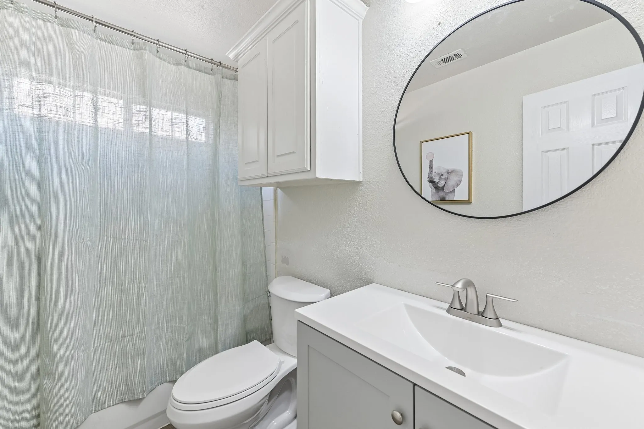 Single Family Residence For Sale in Tarrant County , 2825 Wales Court, Grand Prairie, Texas 75052, 5 Bedroom, 3 Bathroom, 2 Garage spaces, 2,778 Sqft, built in 2001, mls#21290393, Real Estate Agent in Grand Prairie, Homes For Sale in Tarrant county, Homes For Sale in Grand Prairie, Realtor in Grand Prairie Texas, Real Estate Brokerage Independent Realty Texas, Luminita Cordes Realtor