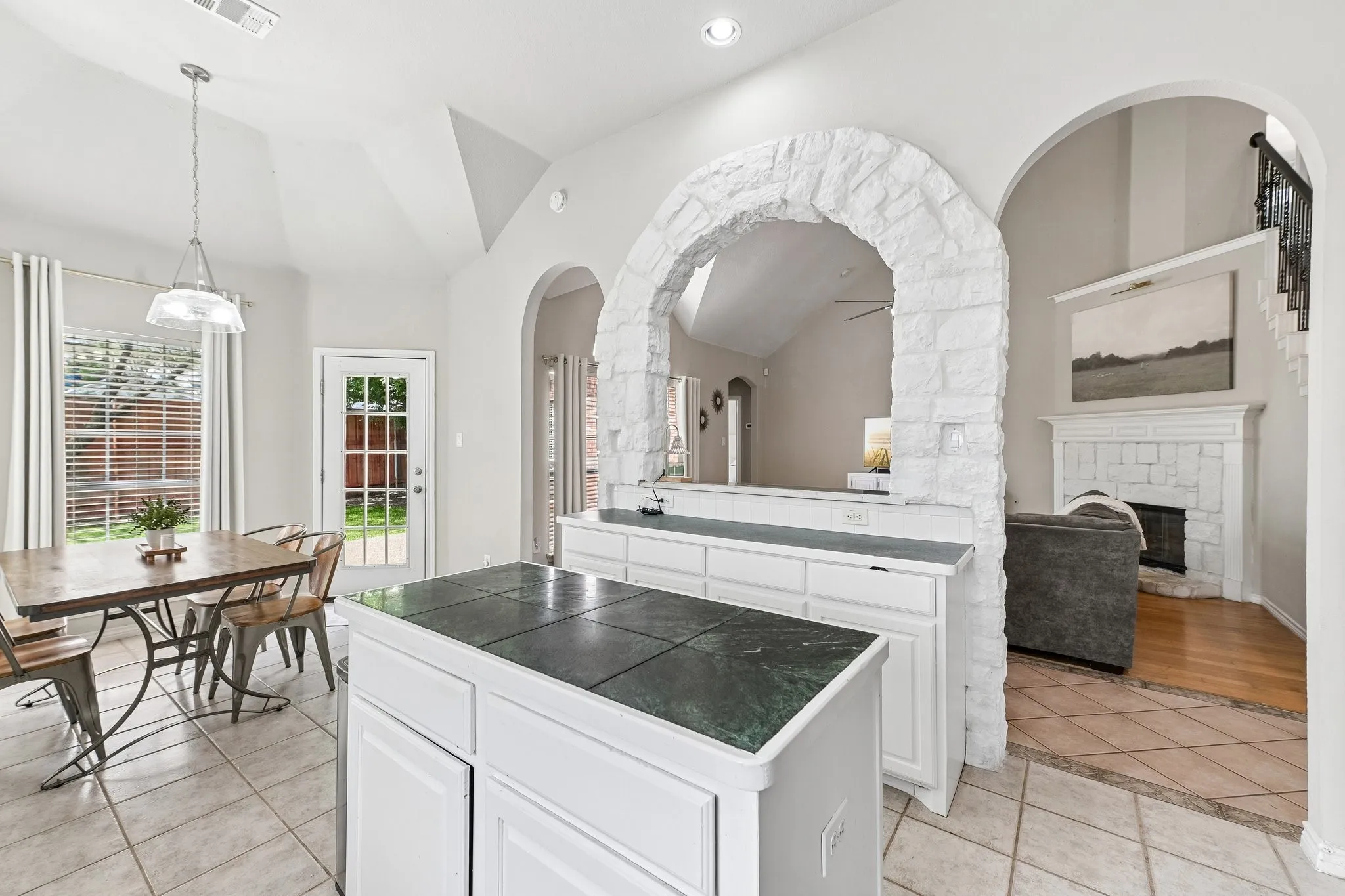 Single Family Residence For Sale in Tarrant County , 2825 Wales Court, Grand Prairie, Texas 75052, 5 Bedroom, 3 Bathroom, 2 Garage spaces, 2,778 Sqft, built in 2001, mls#21290393, Real Estate Agent in Grand Prairie, Homes For Sale in Tarrant county, Homes For Sale in Grand Prairie, Realtor in Grand Prairie Texas, Real Estate Brokerage Independent Realty Texas, Luminita Cordes Realtor