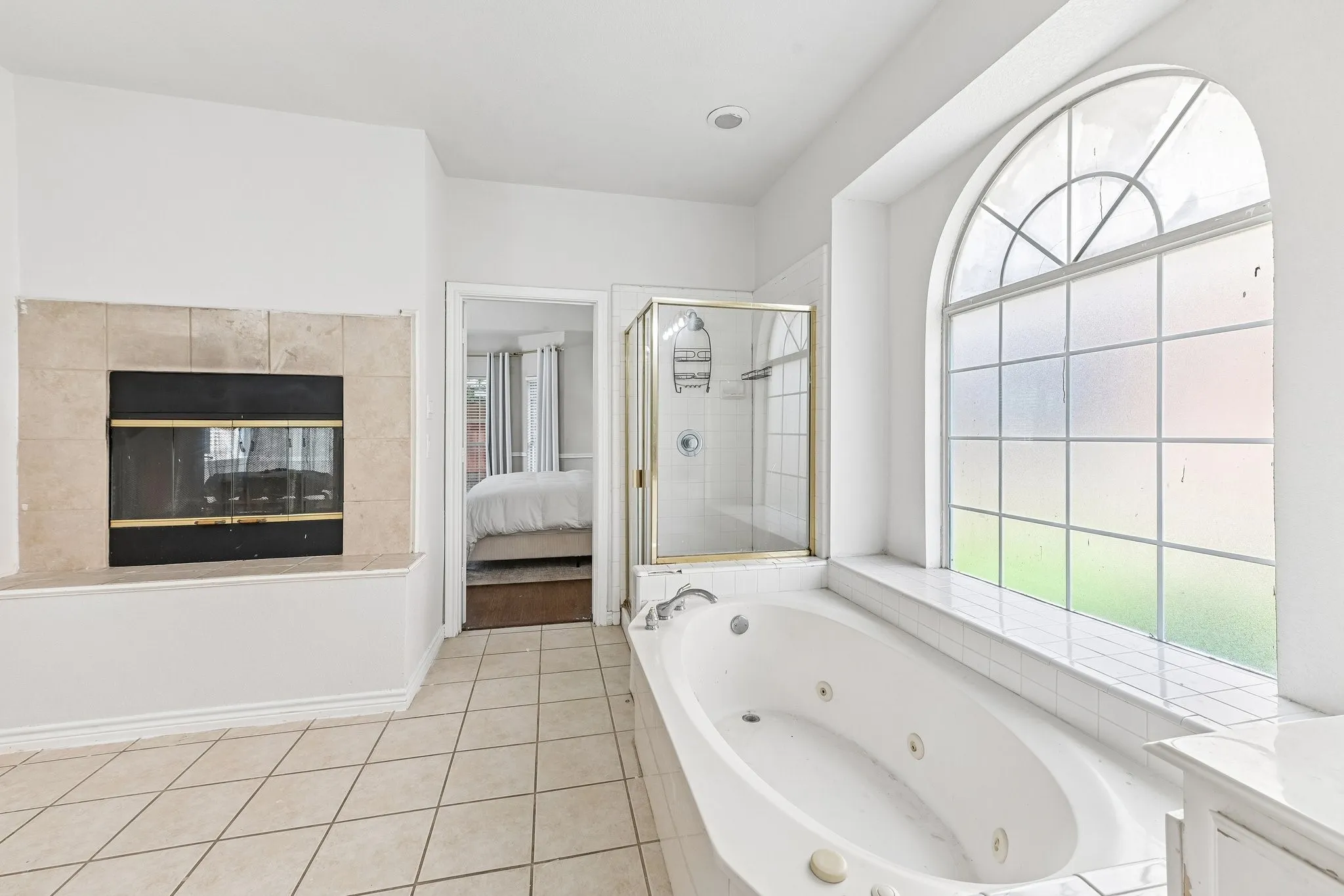 Single Family Residence For Sale in Tarrant County , 2825 Wales Court, Grand Prairie, Texas 75052, 5 Bedroom, 3 Bathroom, 2 Garage spaces, 2,778 Sqft, built in 2001, mls#21290393, Real Estate Agent in Grand Prairie, Homes For Sale in Tarrant county, Homes For Sale in Grand Prairie, Realtor in Grand Prairie Texas, Real Estate Brokerage Independent Realty Texas, Luminita Cordes Realtor