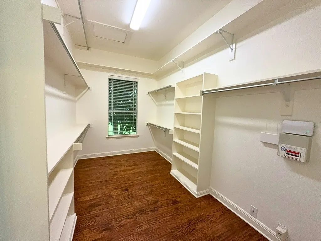 Walk-in closet