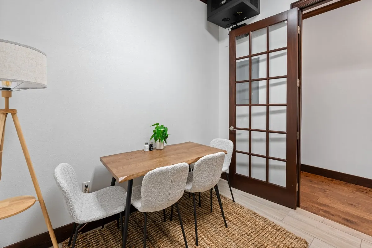 Office For Sale in Smith County , 6115 New Copeland Road 140, Tyler, Texas 75703, 0, 0, Garage spaces, 0 Sqft, built in 2015, mls#21289398, Real Estate Agent in Tyler, Homes For Sale in Smith county, Homes For Sale in Tyler, Realtor in Tyler Texas, Real Estate Brokerage Independent Realty Texas, Luminita Cordes Realtor
