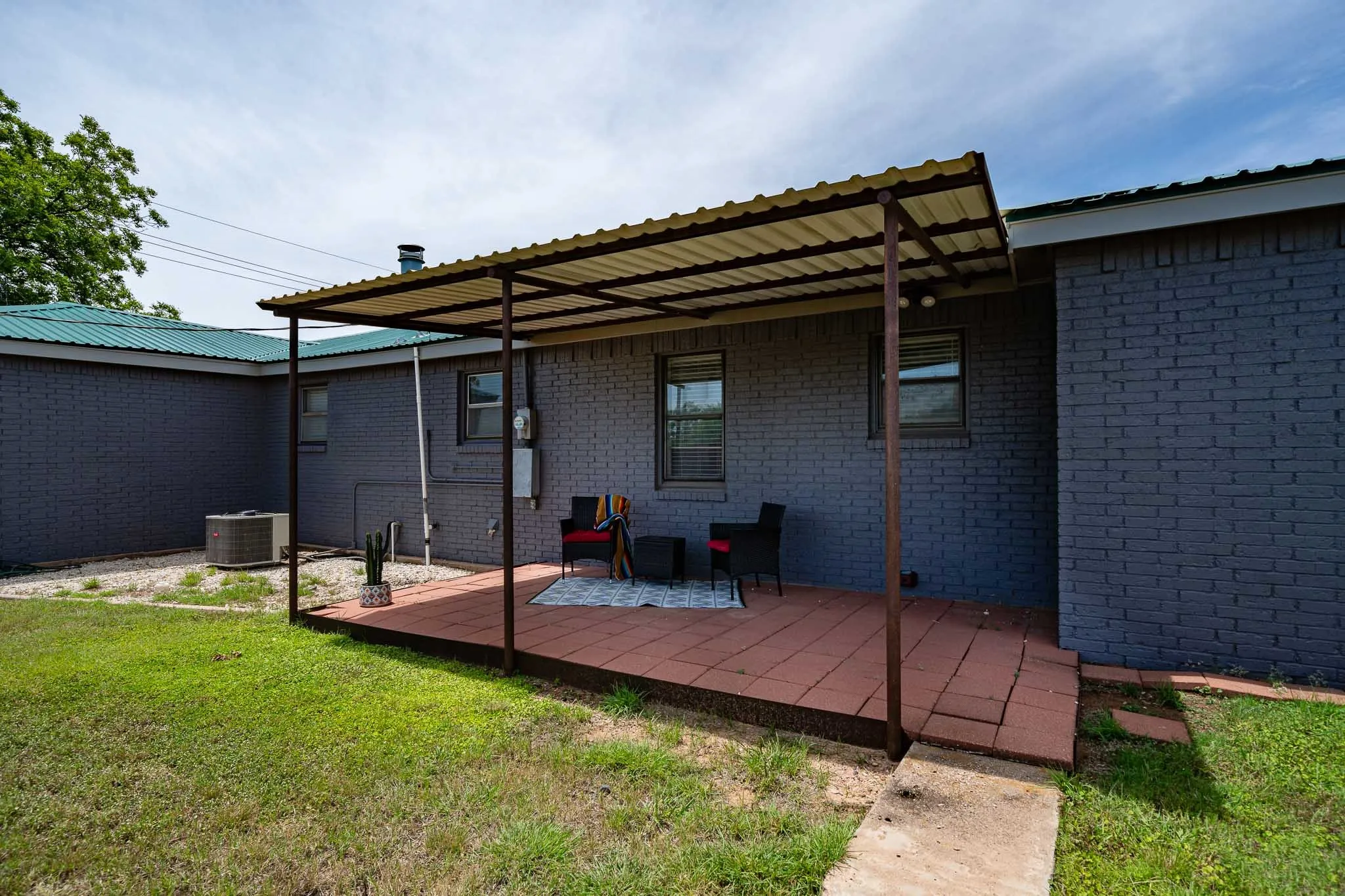 Single Family Residence For Sale in Jones County , 10992 State Highway 6, Avoca, Texas 79503, 3 Bedroom, 2 Bathroom, Garage spaces, 2,122 Sqft, built in 1948, mls#21287445, Real Estate Agent in Avoca, Homes For Sale in Jones county, Homes For Sale in Avoca, Realtor in Avoca Texas, Real Estate Brokerage Independent Realty Texas, Luminita Cordes Realtor