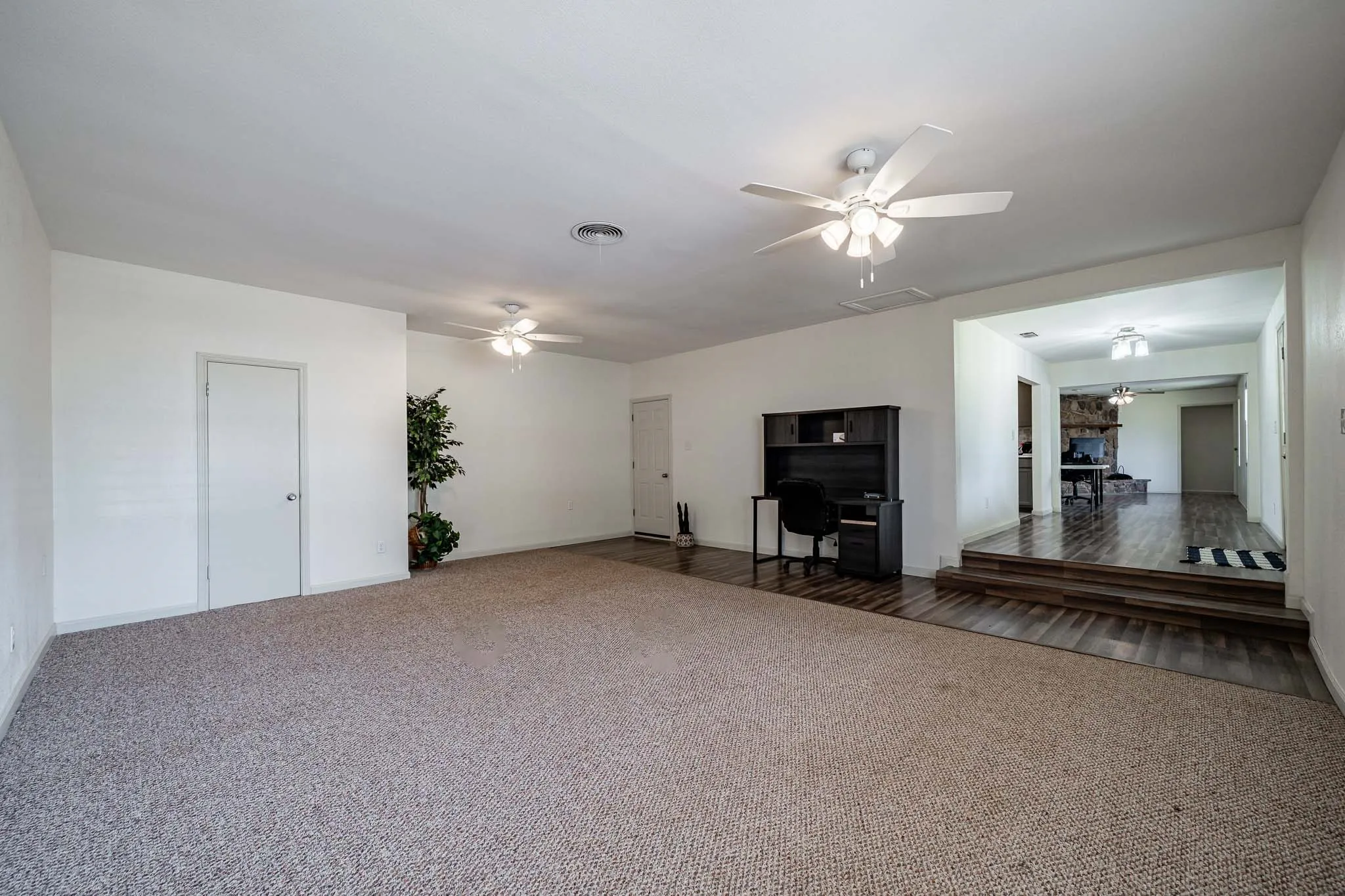 Single Family Residence For Sale in Jones County , 10992 State Highway 6, Avoca, Texas 79503, 3 Bedroom, 2 Bathroom, Garage spaces, 2,122 Sqft, built in 1948, mls#21287445, Real Estate Agent in Avoca, Homes For Sale in Jones county, Homes For Sale in Avoca, Realtor in Avoca Texas, Real Estate Brokerage Independent Realty Texas, Luminita Cordes Realtor