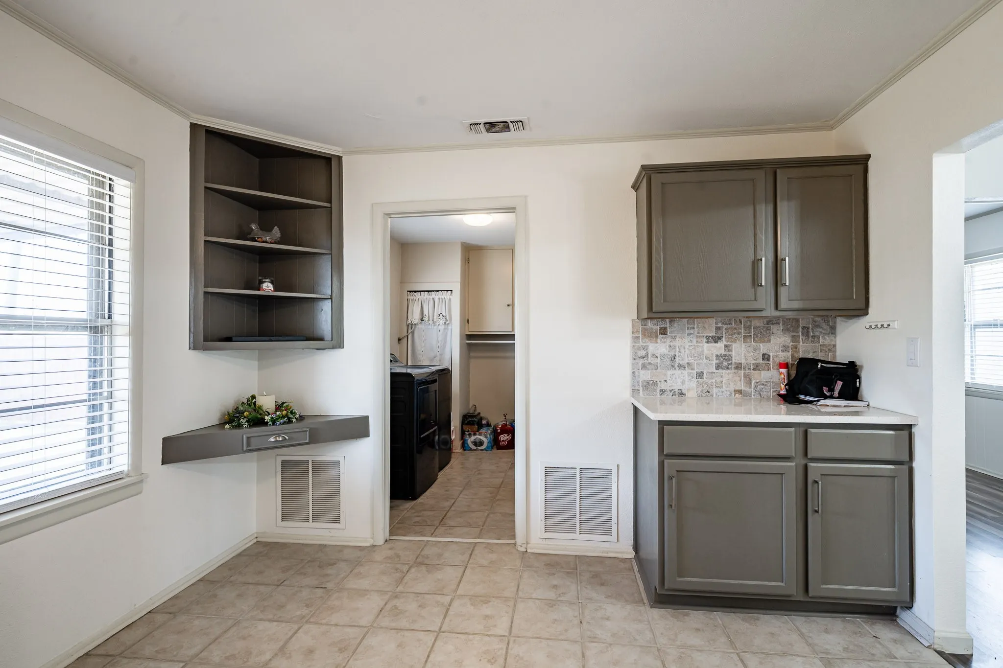 Single Family Residence For Sale in Jones County , 10992 State Highway 6, Avoca, Texas 79503, 3 Bedroom, 2 Bathroom, Garage spaces, 2,122 Sqft, built in 1948, mls#21287445, Real Estate Agent in Avoca, Homes For Sale in Jones county, Homes For Sale in Avoca, Realtor in Avoca Texas, Real Estate Brokerage Independent Realty Texas, Luminita Cordes Realtor