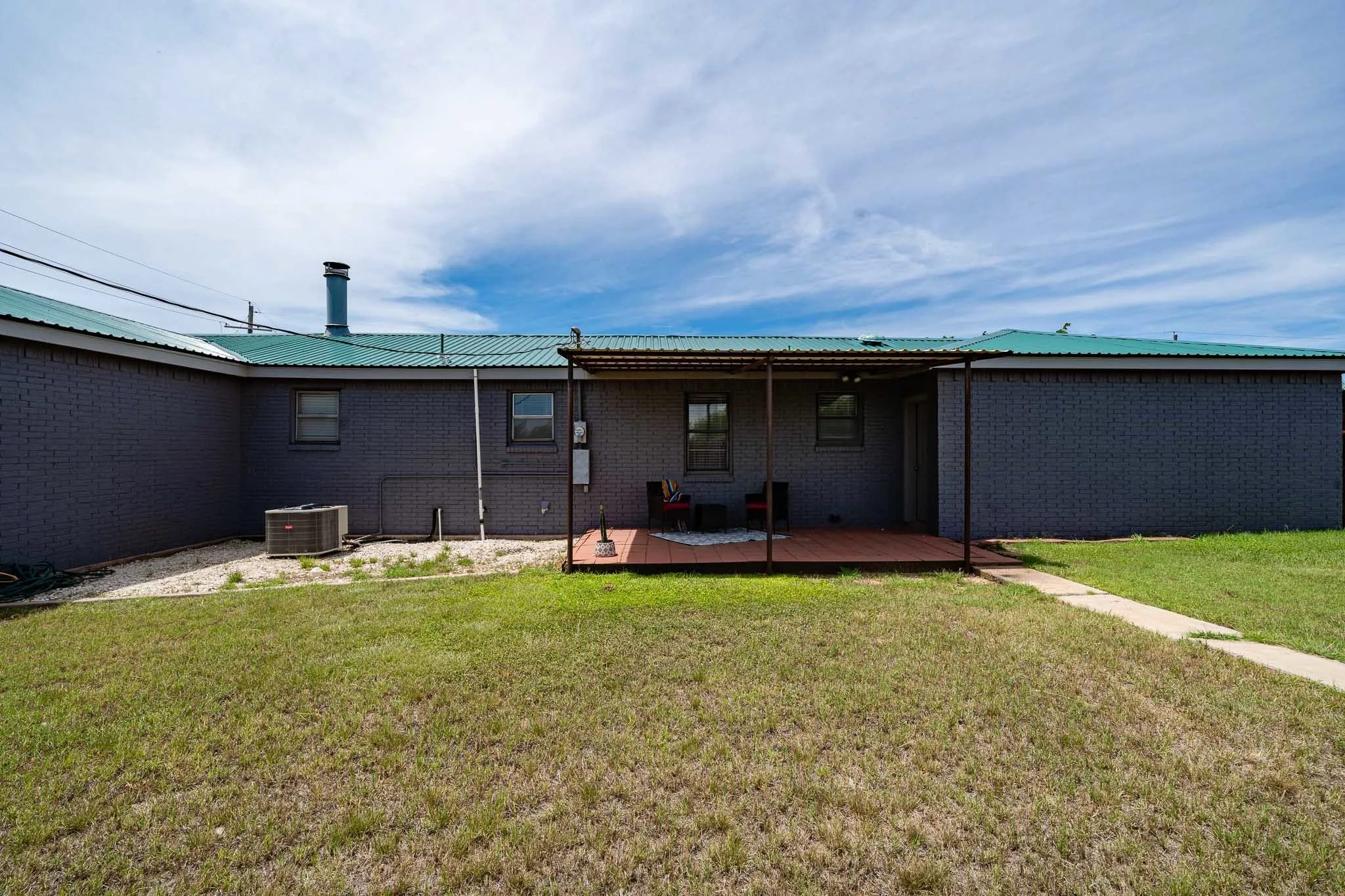 Single Family Residence For Sale in Jones County , 10992 State Highway 6, Avoca, Texas 79503, 3 Bedroom, 2 Bathroom, Garage spaces, 2,122 Sqft, built in 1948, mls#21287445, Real Estate Agent in Avoca, Homes For Sale in Jones county, Homes For Sale in Avoca, Realtor in Avoca Texas, Real Estate Brokerage Independent Realty Texas, Luminita Cordes Realtor