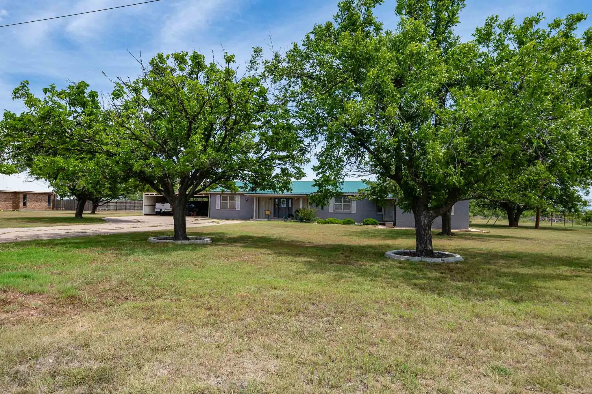 Single Family Residence For Sale in Jones County , 10992 State Highway 6, Avoca, Texas 79503, 3 Bedroom, 2 Bathroom, Garage spaces, 2,122 Sqft, built in 1948, mls#21287445, Real Estate Agent in Avoca, Homes For Sale in Jones county, Homes For Sale in Avoca, Realtor in Avoca Texas, Real Estate Brokerage Independent Realty Texas, Luminita Cordes Realtor