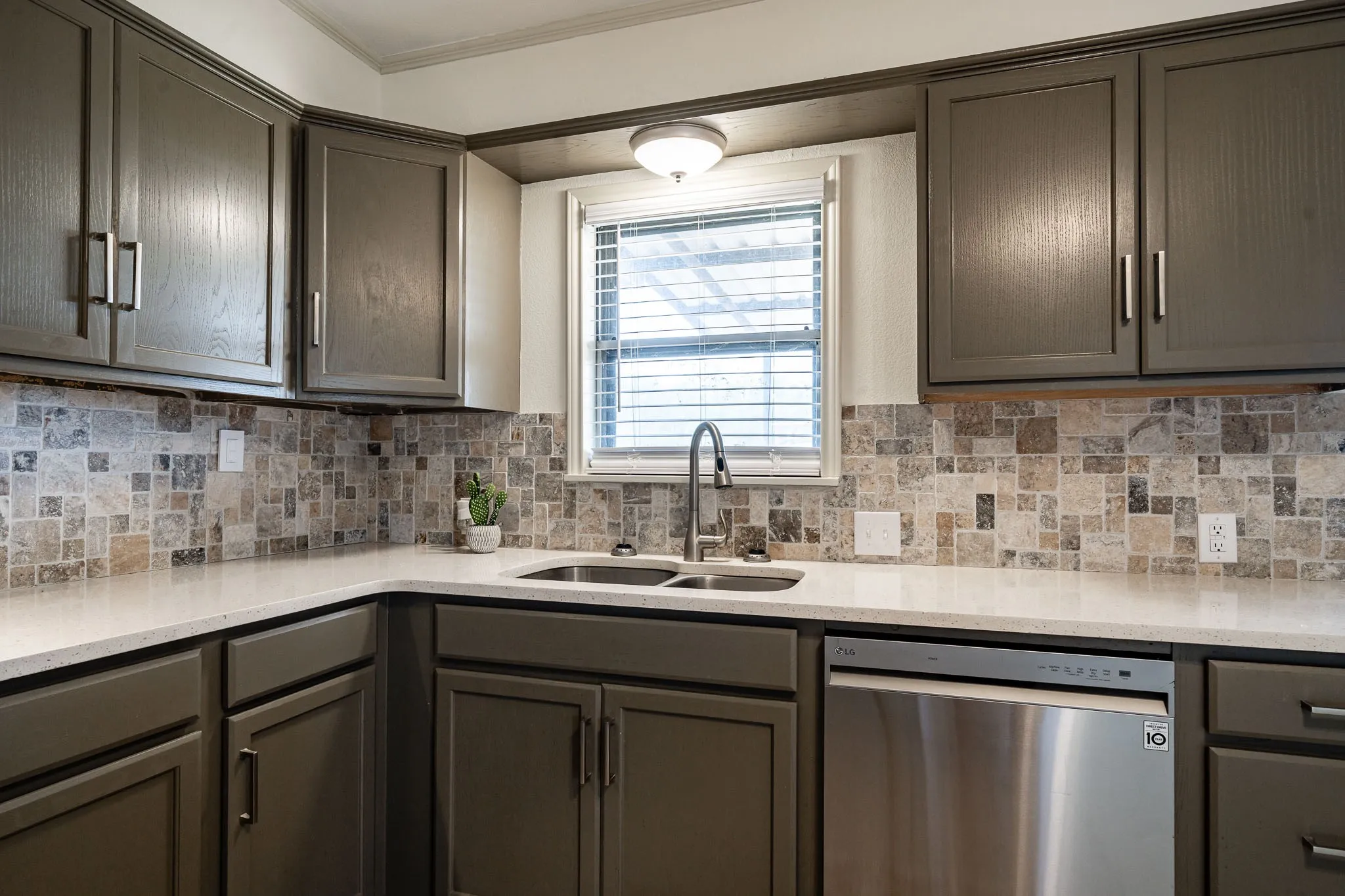 Single Family Residence For Sale in Jones County , 10992 State Highway 6, Avoca, Texas 79503, 3 Bedroom, 2 Bathroom, Garage spaces, 2,122 Sqft, built in 1948, mls#21287445, Real Estate Agent in Avoca, Homes For Sale in Jones county, Homes For Sale in Avoca, Realtor in Avoca Texas, Real Estate Brokerage Independent Realty Texas, Luminita Cordes Realtor