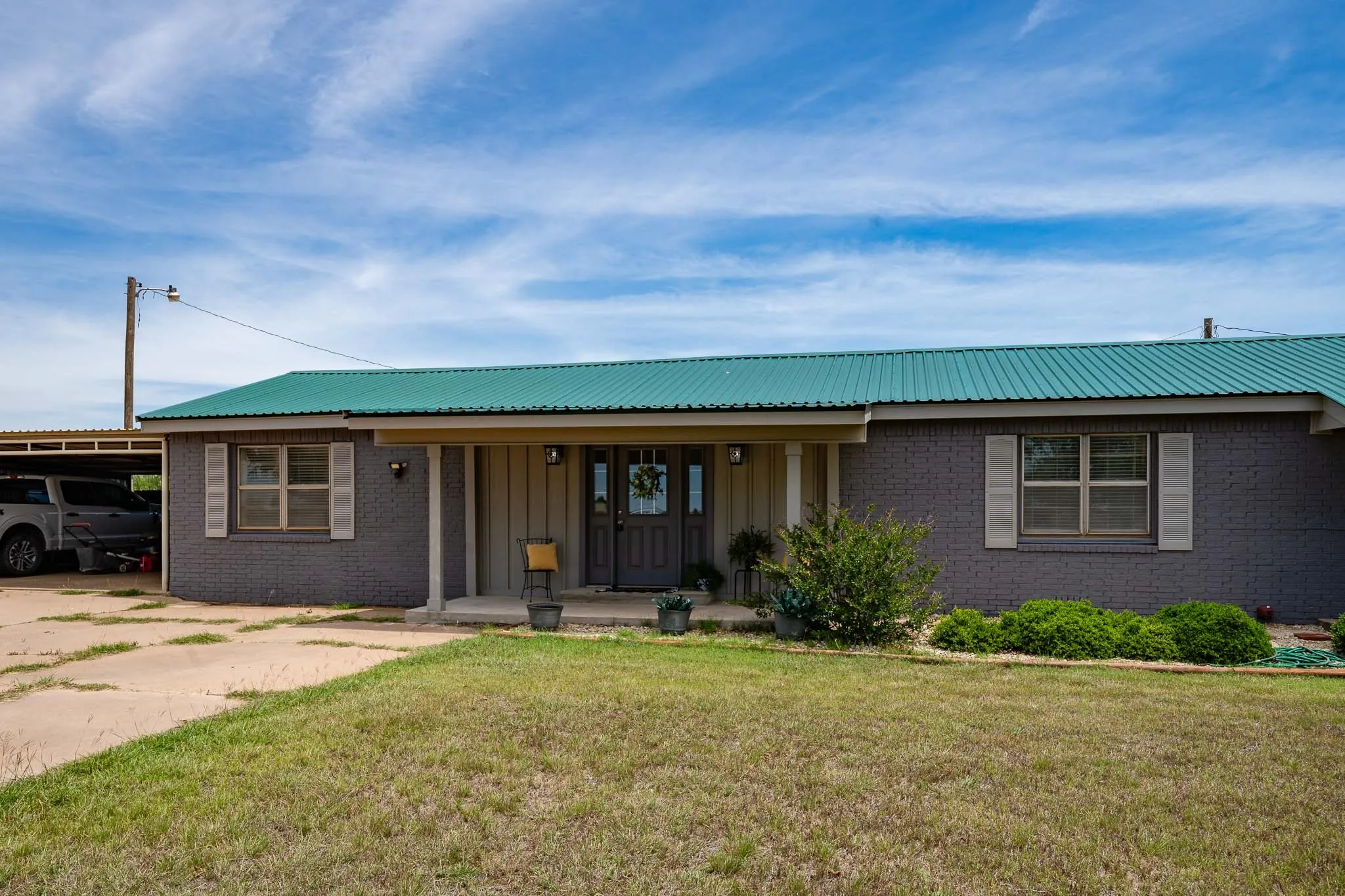 Single Family Residence For Sale in Jones County , 10992 State Highway 6, Avoca, Texas 79503, 3 Bedroom, 2 Bathroom, Garage spaces, 2,122 Sqft, built in 1948, mls#21287445, Real Estate Agent in Avoca, Homes For Sale in Jones county, Homes For Sale in Avoca, Realtor in Avoca Texas, Real Estate Brokerage Independent Realty Texas, Luminita Cordes Realtor