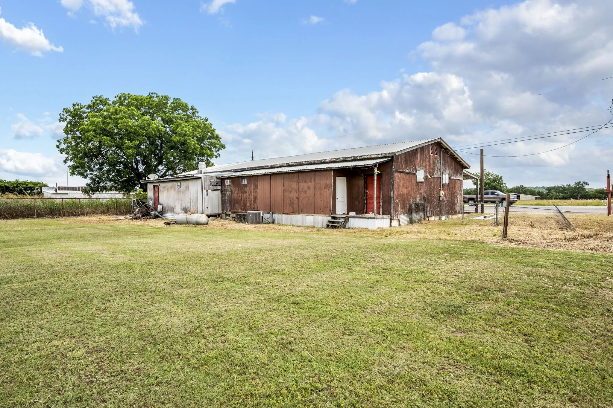 Business For Sale in Palo Pinto County , 3416 S 281 Highway, Mineral Wells, Texas 76067, 0, 0, Garage spaces, 0 Sqft, built in 1990, Price $207,000, mls#21291011, Real Estate Agent in Mineral Wells, Homes For Sale in Palo Pinto county, Homes For Sale in Mineral Wells, Realtor in Mineral Wells Texas, Real Estate Brokerage Independent Realty Texas, Luminita Cordes Realtor