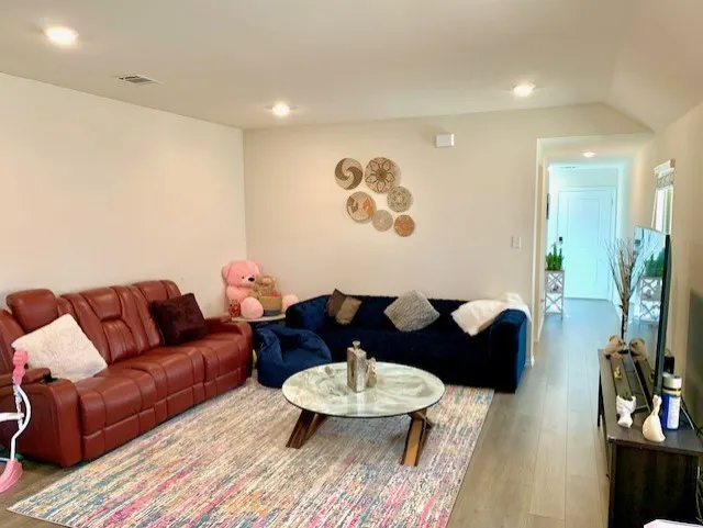 Single Family Residence For Rent in Kaufman County , 3137 Grimaldo Drive, Mesquite, Texas 75126, 3 Bedroom, 2 Bathroom, 2 Garage spaces, 1,565 Sqft, built in 2022, mls#21291020, Real Estate Agent in Mesquite, Homes For Rent in Kaufman county, Homes For Rent in Mesquite, Realtor in Mesquite Texas, Real Estate Brokerage Independent Realty Texas, Luminita Cordes Realtor