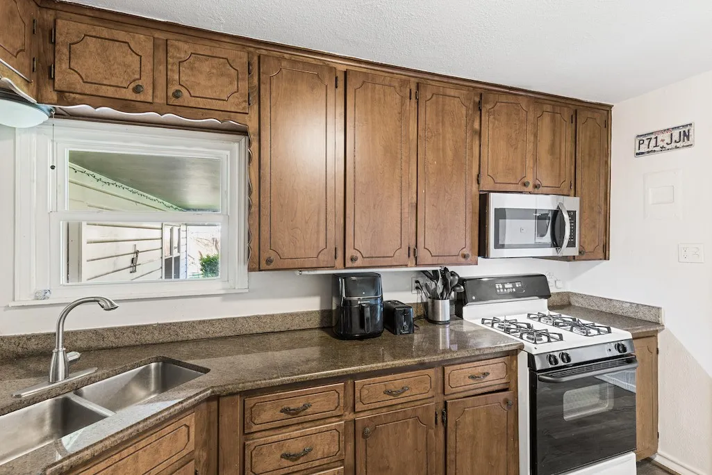 Single Family Residence For Sale in Tarrant County , 3504 Corto Avenue, Fort Worth, Texas 76109, 4 Bedroom, 3 Bathroom, Garage spaces, 2,409 Sqft, built in 1948, mls#21290848, Real Estate Agent in Fort Worth, Homes For Sale in Tarrant county, Homes For Sale in Fort Worth, Realtor in Fort Worth Texas, Real Estate Brokerage Independent Realty Texas, Luminita Cordes Realtor