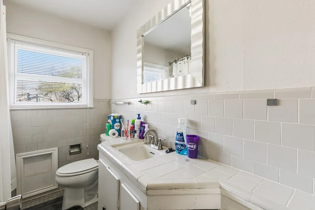 Single Family Residence For Sale in Tarrant County , 3504 Corto Avenue, Fort Worth, Texas 76109, 4 Bedroom, 3 Bathroom, Garage spaces, 2,409 Sqft, built in 1948, mls#21290848, Real Estate Agent in Fort Worth, Homes For Sale in Tarrant county, Homes For Sale in Fort Worth, Realtor in Fort Worth Texas, Real Estate Brokerage Independent Realty Texas, Luminita Cordes Realtor