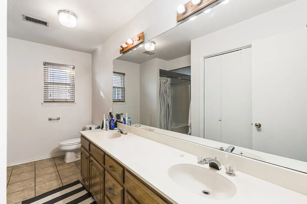 Single Family Residence For Sale in Tarrant County , 3504 Corto Avenue, Fort Worth, Texas 76109, 4 Bedroom, 3 Bathroom, Garage spaces, 2,409 Sqft, built in 1948, mls#21290848, Real Estate Agent in Fort Worth, Homes For Sale in Tarrant county, Homes For Sale in Fort Worth, Realtor in Fort Worth Texas, Real Estate Brokerage Independent Realty Texas, Luminita Cordes Realtor