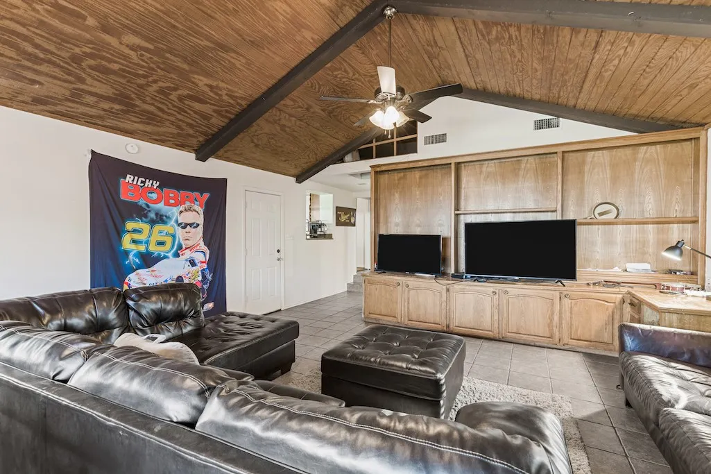 Single Family Residence For Sale in Tarrant County , 3504 Corto Avenue, Fort Worth, Texas 76109, 4 Bedroom, 3 Bathroom, Garage spaces, 2,409 Sqft, built in 1948, mls#21290848, Real Estate Agent in Fort Worth, Homes For Sale in Tarrant county, Homes For Sale in Fort Worth, Realtor in Fort Worth Texas, Real Estate Brokerage Independent Realty Texas, Luminita Cordes Realtor