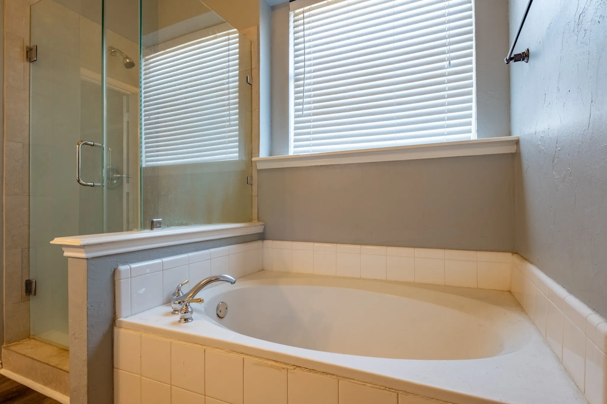 Single Family Residence For Sale in Tarrant County , 7000 Herman Jared Drive, North Richland Hills, Texas 76182, 4 Bedroom, 3 Bathroom, 2 Garage spaces, 2,828 Sqft, built in 1999, mls#21291004, Real Estate Agent in North Richland Hills, Homes For Sale in Tarrant county, Homes For Sale in North Richland Hills, Realtor in North Richland Hills Texas, Real Estate Brokerage Independent Realty Texas, Luminita Cordes Realtor
