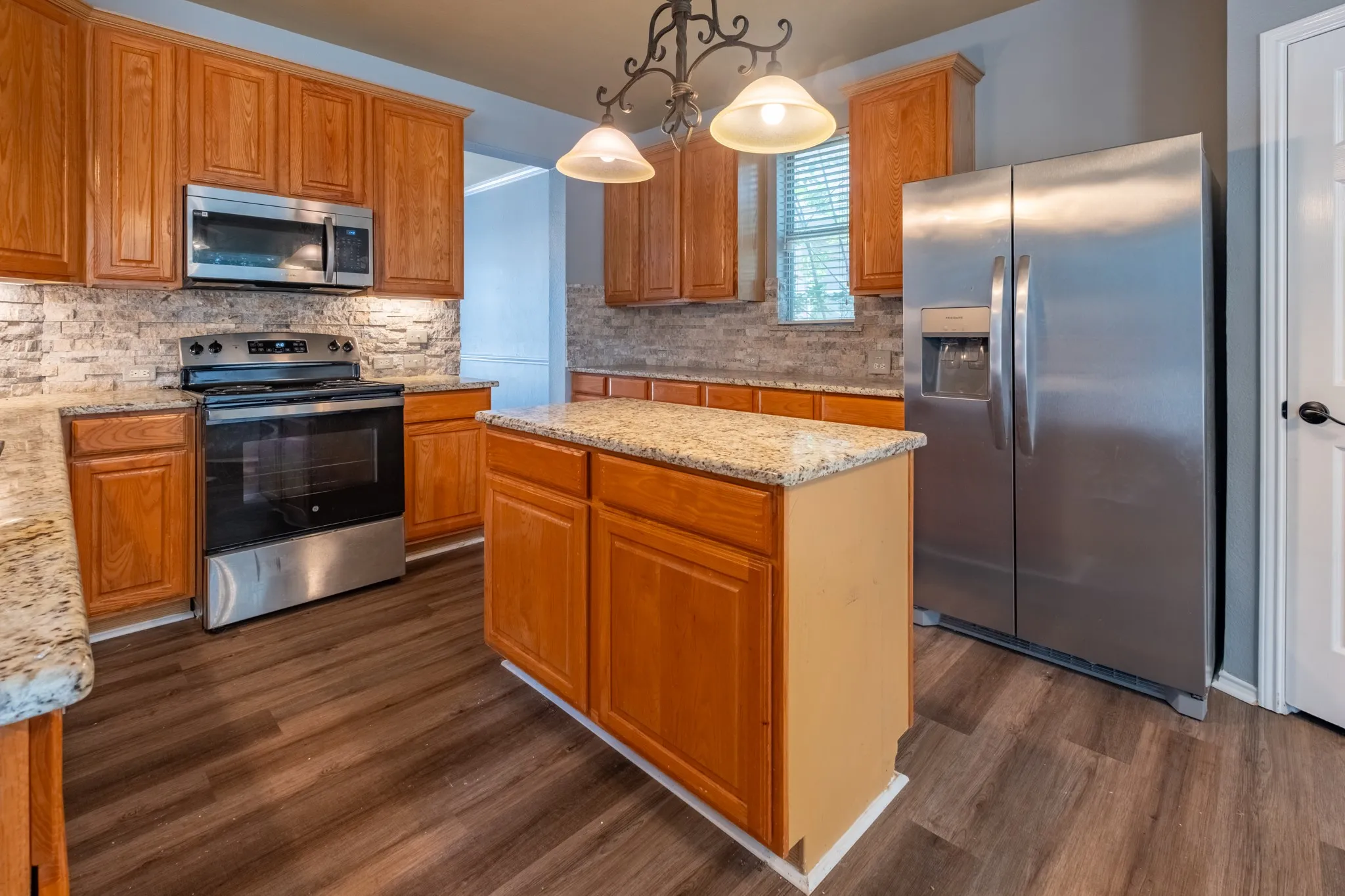 Single Family Residence For Sale in Tarrant County , 7000 Herman Jared Drive, North Richland Hills, Texas 76182, 4 Bedroom, 3 Bathroom, 2 Garage spaces, 2,828 Sqft, built in 1999, mls#21291004, Real Estate Agent in North Richland Hills, Homes For Sale in Tarrant county, Homes For Sale in North Richland Hills, Realtor in North Richland Hills Texas, Real Estate Brokerage Independent Realty Texas, Luminita Cordes Realtor