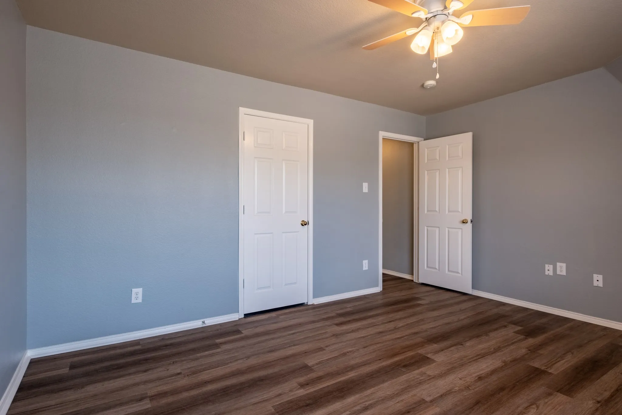 Single Family Residence For Sale in Tarrant County , 7000 Herman Jared Drive, North Richland Hills, Texas 76182, 4 Bedroom, 3 Bathroom, 2 Garage spaces, 2,828 Sqft, built in 1999, mls#21291004, Real Estate Agent in North Richland Hills, Homes For Sale in Tarrant county, Homes For Sale in North Richland Hills, Realtor in North Richland Hills Texas, Real Estate Brokerage Independent Realty Texas, Luminita Cordes Realtor