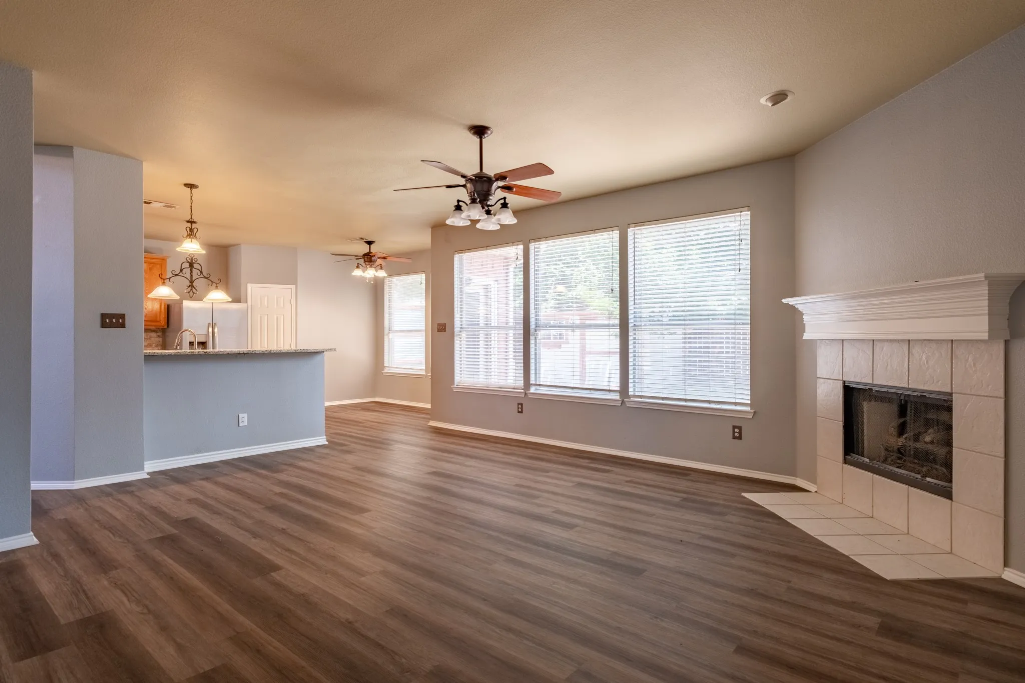 Single Family Residence For Sale in Tarrant County , 7000 Herman Jared Drive, North Richland Hills, Texas 76182, 4 Bedroom, 3 Bathroom, 2 Garage spaces, 2,828 Sqft, built in 1999, mls#21291004, Real Estate Agent in North Richland Hills, Homes For Sale in Tarrant county, Homes For Sale in North Richland Hills, Realtor in North Richland Hills Texas, Real Estate Brokerage Independent Realty Texas, Luminita Cordes Realtor