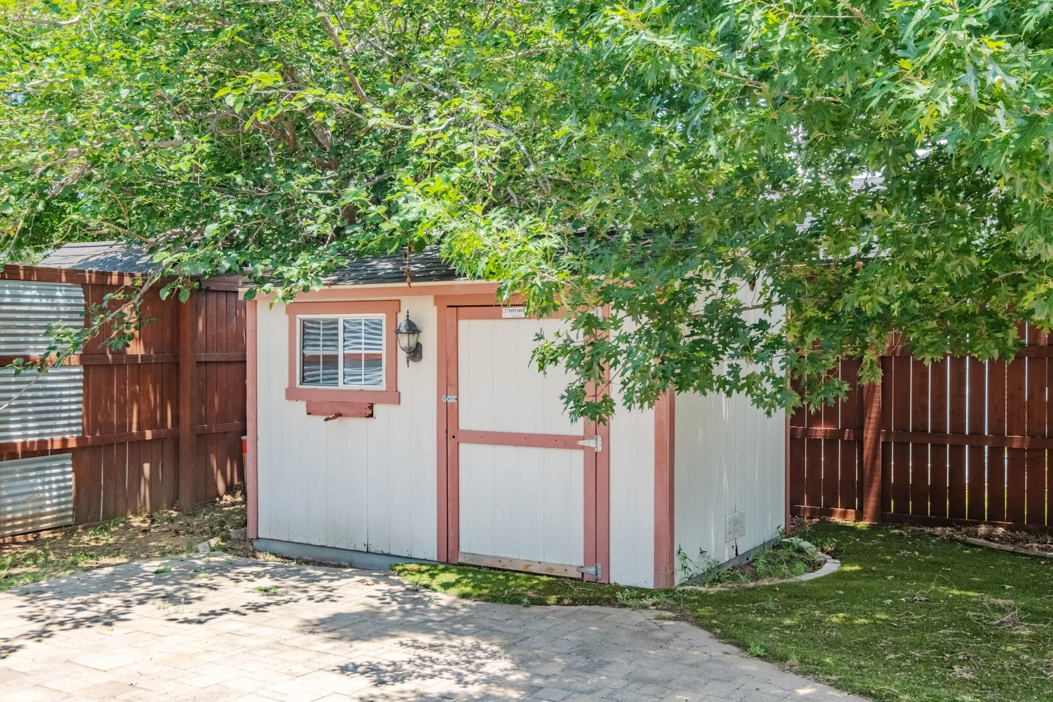 Single Family Residence For Sale in Tarrant County , 7000 Herman Jared Drive, North Richland Hills, Texas 76182, 4 Bedroom, 3 Bathroom, 2 Garage spaces, 2,828 Sqft, built in 1999, mls#21291004, Real Estate Agent in North Richland Hills, Homes For Sale in Tarrant county, Homes For Sale in North Richland Hills, Realtor in North Richland Hills Texas, Real Estate Brokerage Independent Realty Texas, Luminita Cordes Realtor