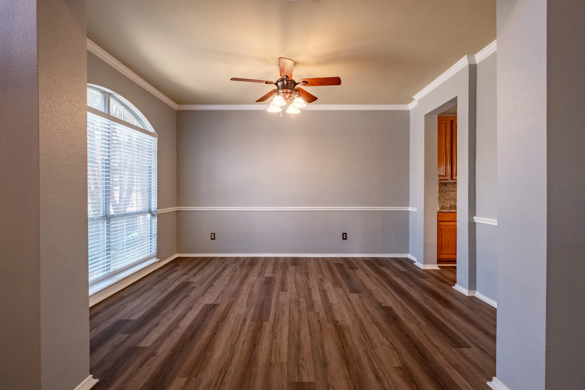 Single Family Residence For Sale in Tarrant County , 7000 Herman Jared Drive, North Richland Hills, Texas 76182, 4 Bedroom, 3 Bathroom, 2 Garage spaces, 2,828 Sqft, built in 1999, mls#21291004, Real Estate Agent in North Richland Hills, Homes For Sale in Tarrant county, Homes For Sale in North Richland Hills, Realtor in North Richland Hills Texas, Real Estate Brokerage Independent Realty Texas, Luminita Cordes Realtor