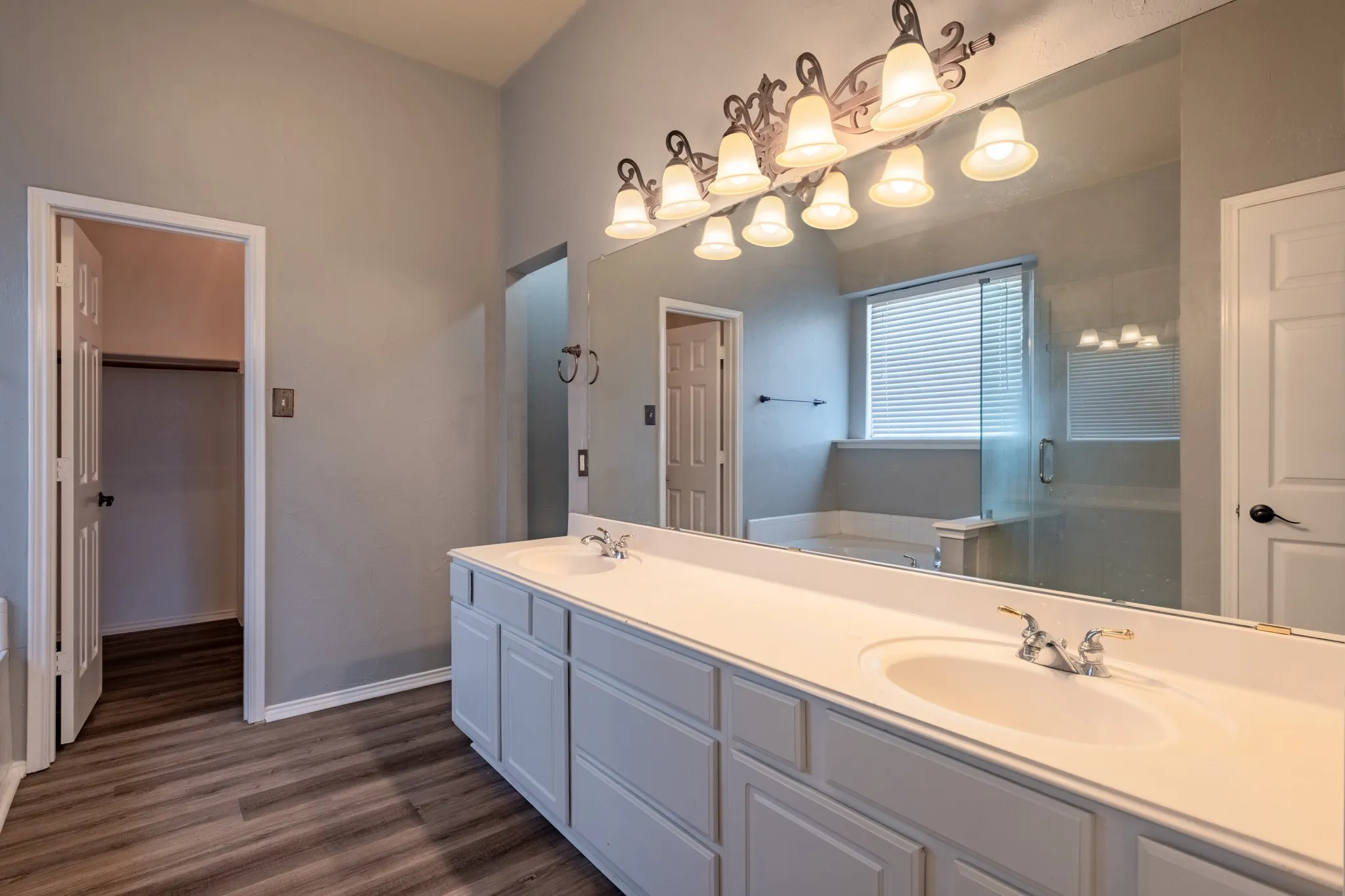 Single Family Residence For Sale in Tarrant County , 7000 Herman Jared Drive, North Richland Hills, Texas 76182, 4 Bedroom, 3 Bathroom, 2 Garage spaces, 2,828 Sqft, built in 1999, mls#21291004, Real Estate Agent in North Richland Hills, Homes For Sale in Tarrant county, Homes For Sale in North Richland Hills, Realtor in North Richland Hills Texas, Real Estate Brokerage Independent Realty Texas, Luminita Cordes Realtor