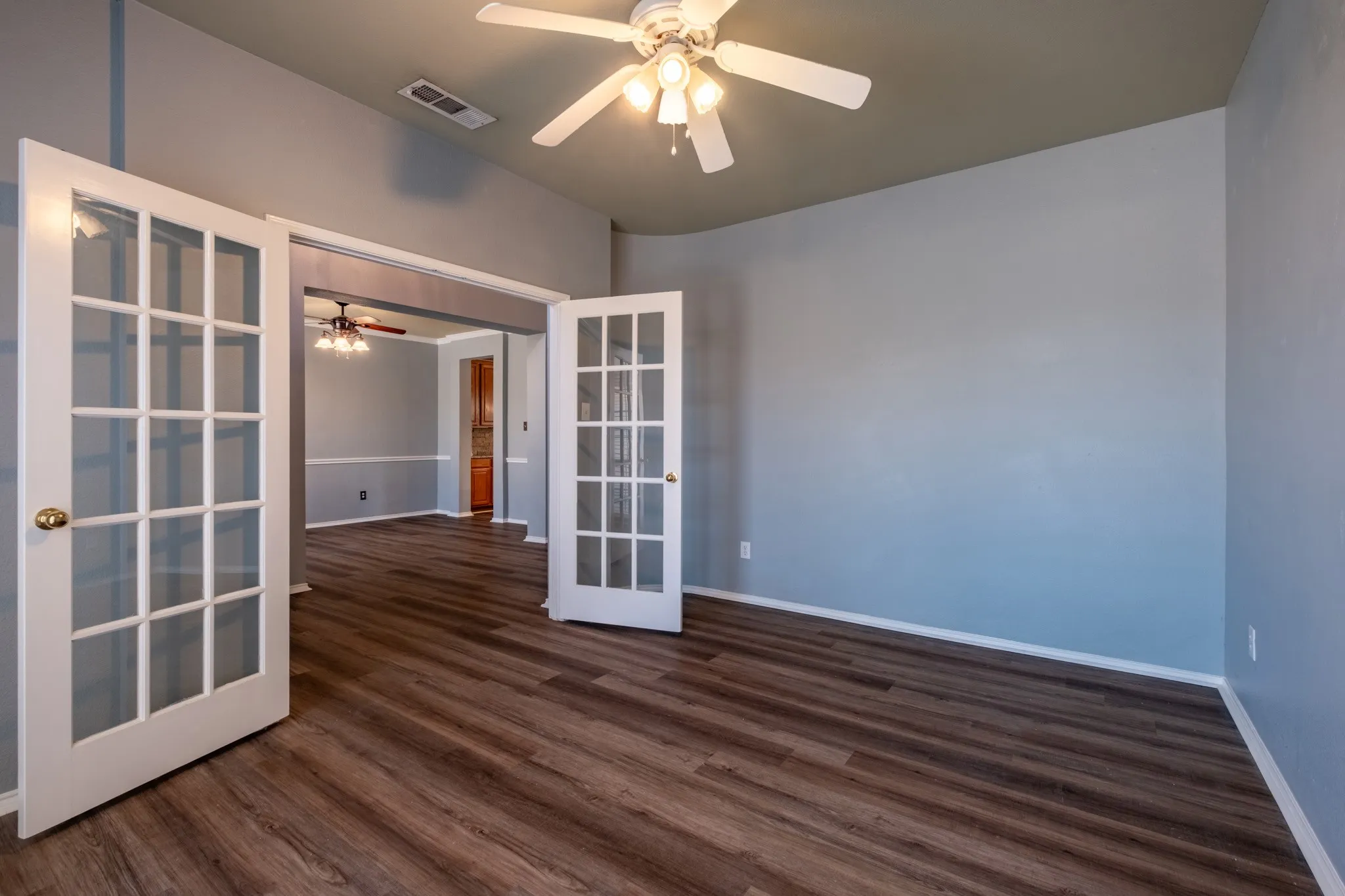 Single Family Residence For Sale in Tarrant County , 7000 Herman Jared Drive, North Richland Hills, Texas 76182, 4 Bedroom, 3 Bathroom, 2 Garage spaces, 2,828 Sqft, built in 1999, mls#21291004, Real Estate Agent in North Richland Hills, Homes For Sale in Tarrant county, Homes For Sale in North Richland Hills, Realtor in North Richland Hills Texas, Real Estate Brokerage Independent Realty Texas, Luminita Cordes Realtor