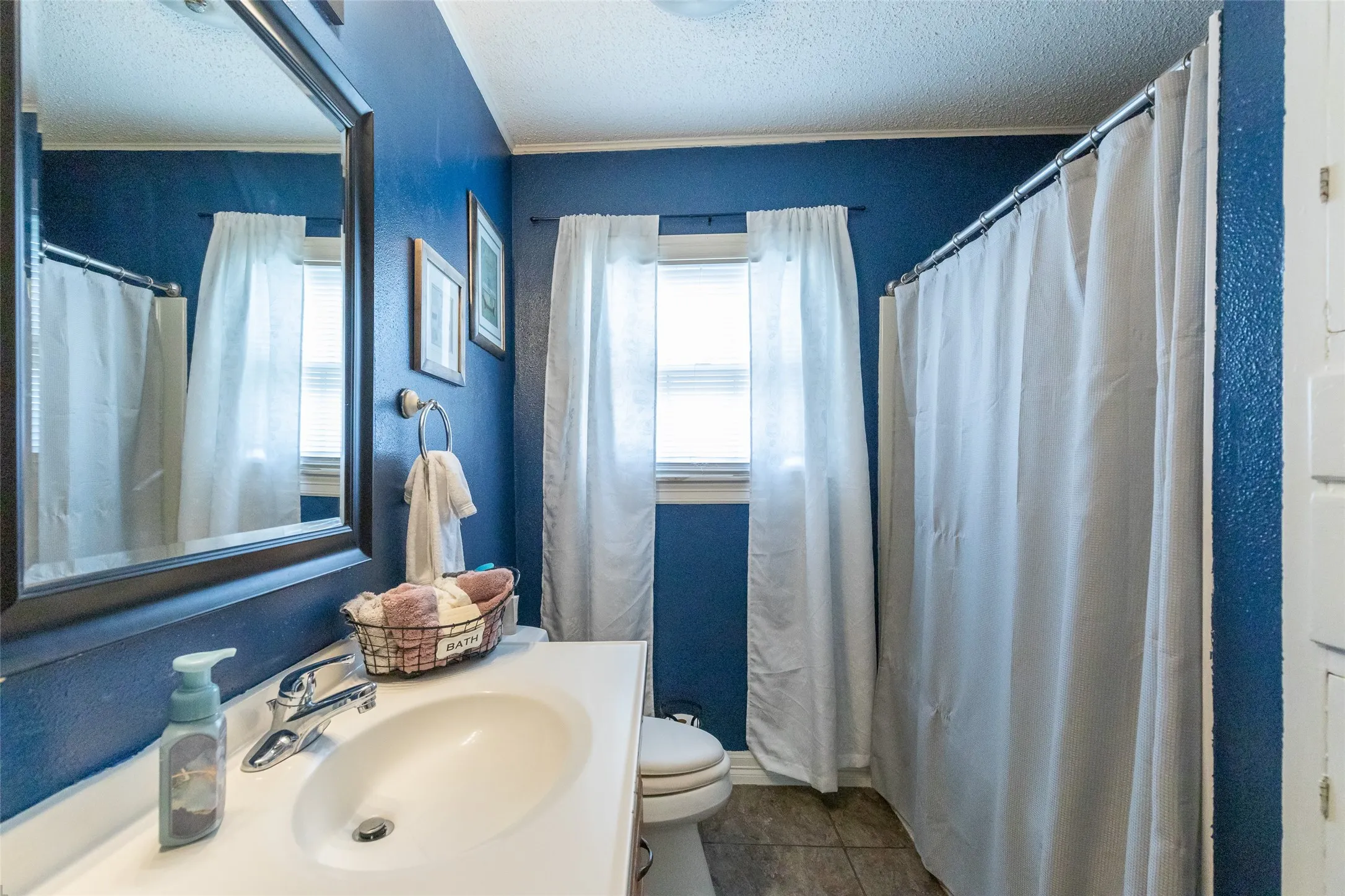 Single Family Residence For Sale in Taylor County , 1925 Chestnut Street, Abilene, Texas 79602, 3 Bedroom, 1 Bathroom, 2 Garage spaces, 1,552 Sqft, built in 1942, mls#21277177, Real Estate Agent in Abilene, Homes For Sale in Taylor county, Homes For Sale in Abilene, Realtor in Abilene Texas, Real Estate Brokerage Independent Realty Texas, Luminita Cordes Realtor